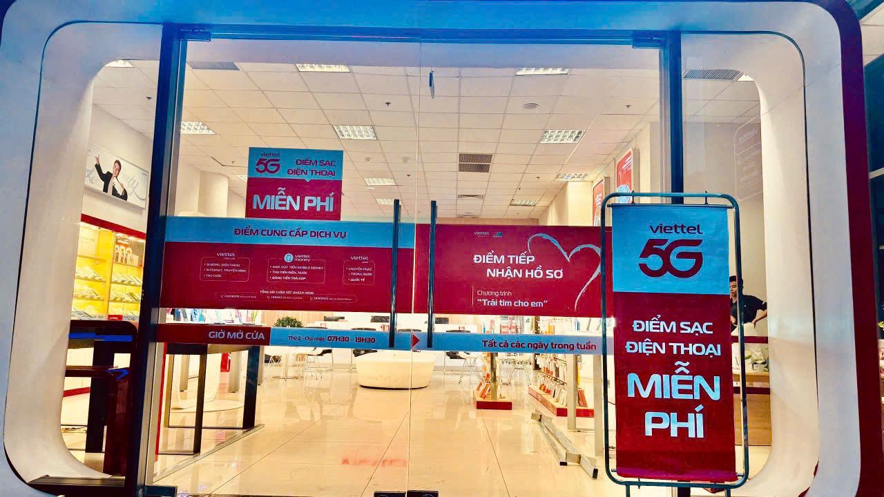 Sẵn sàng đảm bảo thông tin liên lạc cho người dân để ứng phó bão Wipha- Ảnh 2. Sẵn sàng đảm bảo thông tin liên lạc cho người dân để ứng phó bão Wipha- Ảnh 2.