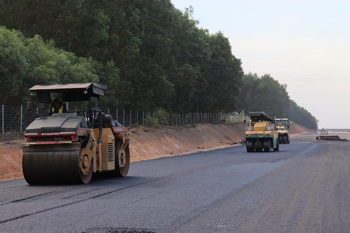 Không để vướng mắc nhỏ làm ảnh hưởng đến tiến độ cao tốc Quảng Ngãi – Hoài Nhơn- Ảnh 1. Không để vướng mắc nhỏ làm ảnh hưởng đến tiến độ cao tốc Quảng Ngãi – Hoài Nhơn- Ảnh 1.