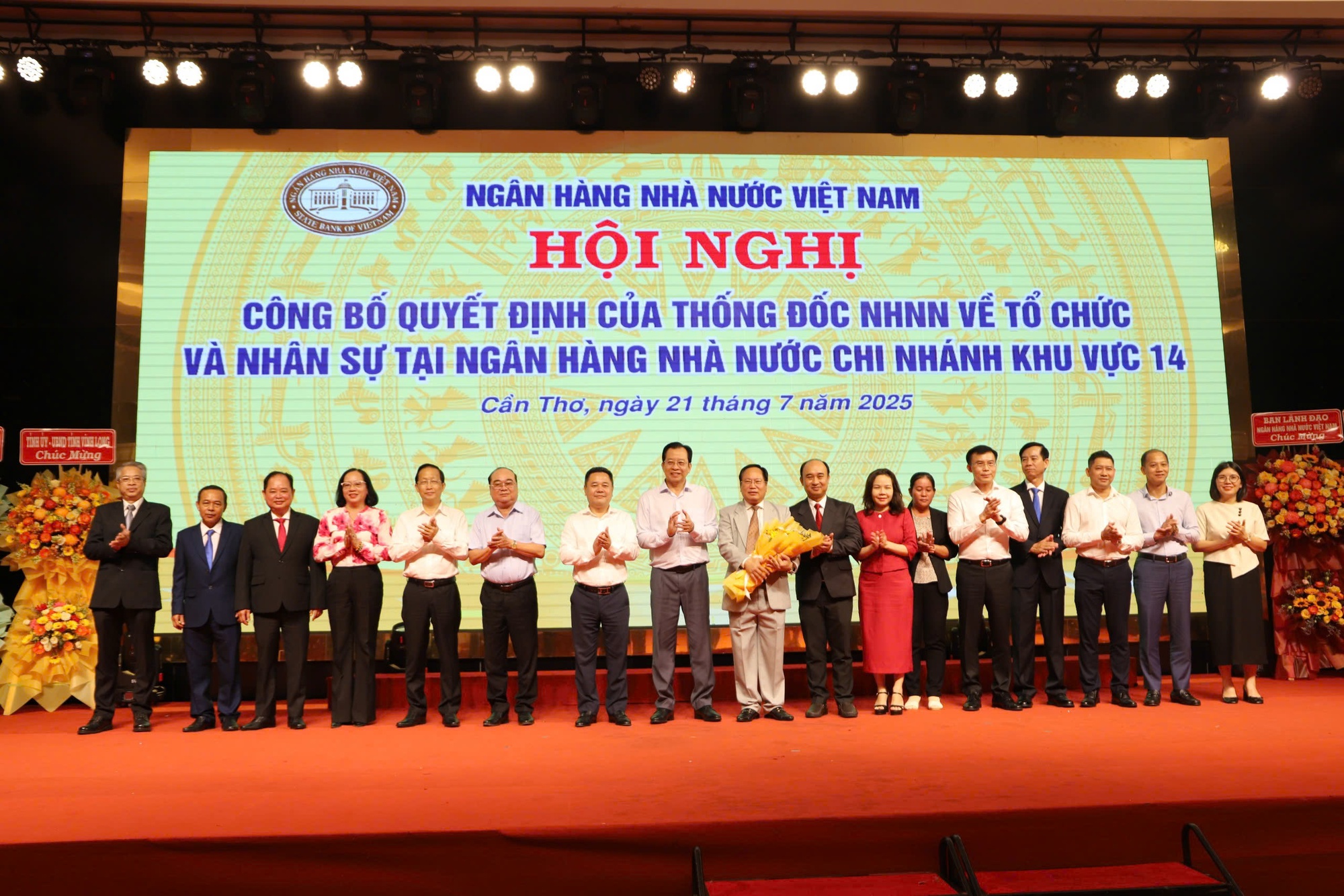 NHNN tổ chức, kiện toàn nhân sự các khu vực phía Nam- Ảnh 3. NHNN tổ chức, kiện toàn nhân sự các khu vực phía Nam- Ảnh 3.