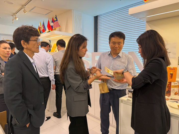 'Chắp cánh' hàng Việt tại thị trường Hàn Quốc- Ảnh 2. 'Chắp cánh' hàng Việt tại thị trường Hàn Quốc- Ảnh 2.