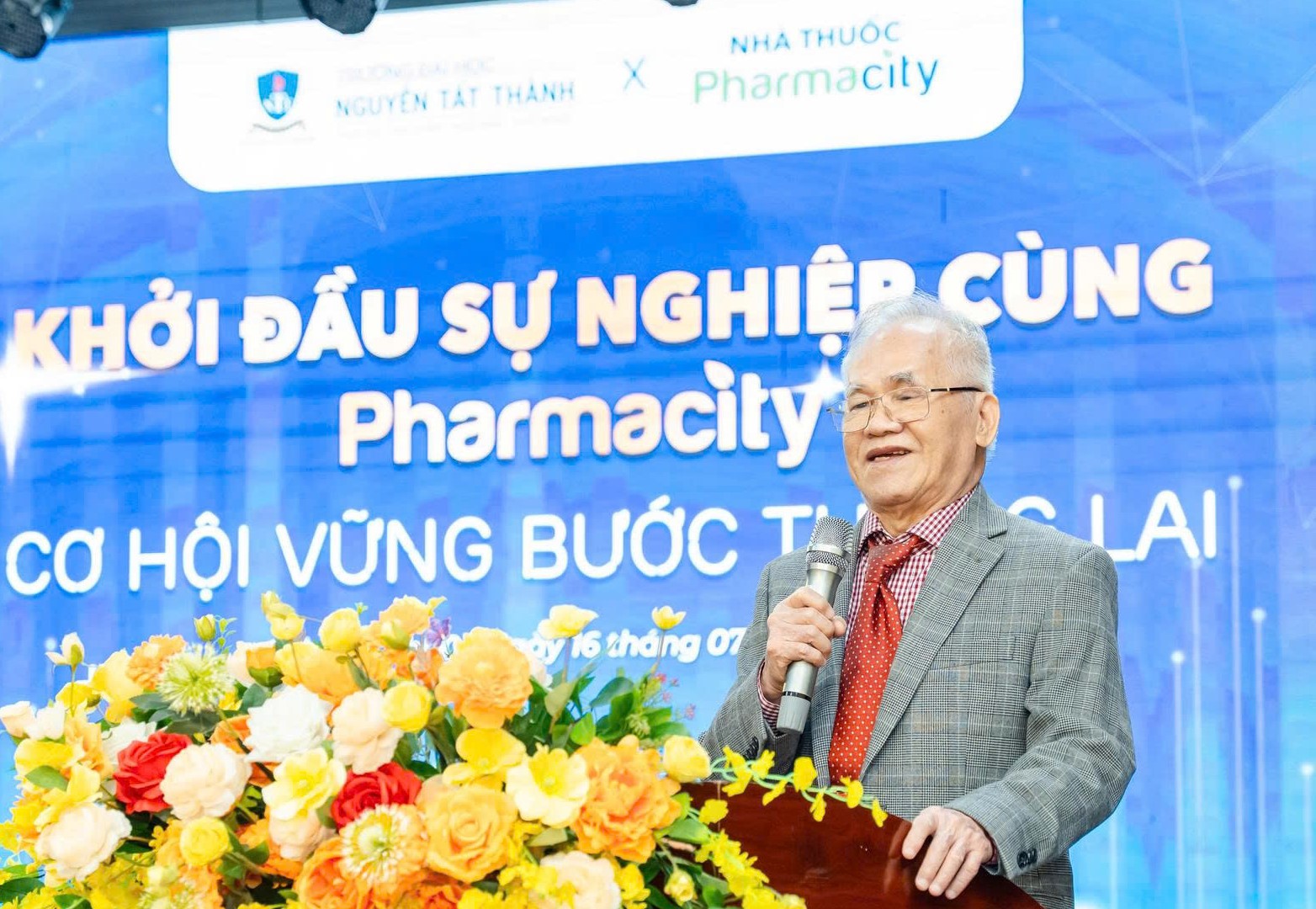 Pharmacity ký hợp tác với trường ĐH Nguyễn Tất Thành: Mở cơ hội nghề nghiệp cho sinh viên ngành dược- Ảnh 2. Pharmacity ký hợp tác với trường ĐH Nguyễn Tất Thành: Mở cơ hội nghề nghiệp cho sinh viên ngành dược- Ảnh 2.