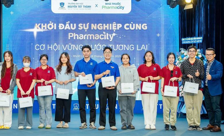 Pharmacity ký hợp tác với trường ĐH Nguyễn Tất Thành: Mở cơ hội nghề nghiệp cho sinh viên ngành dược- Ảnh 4. Pharmacity ký hợp tác với trường ĐH Nguyễn Tất Thành: Mở cơ hội nghề nghiệp cho sinh viên ngành dược- Ảnh 4.