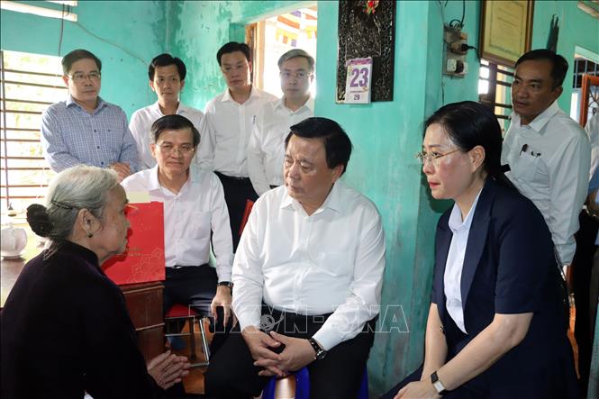 Lãnh đạo Đảng, Quốc hội thăm hỏi, tri ân các gia đình chính sách tại Quảng Ngãi, Tây Ninh- Ảnh 2.