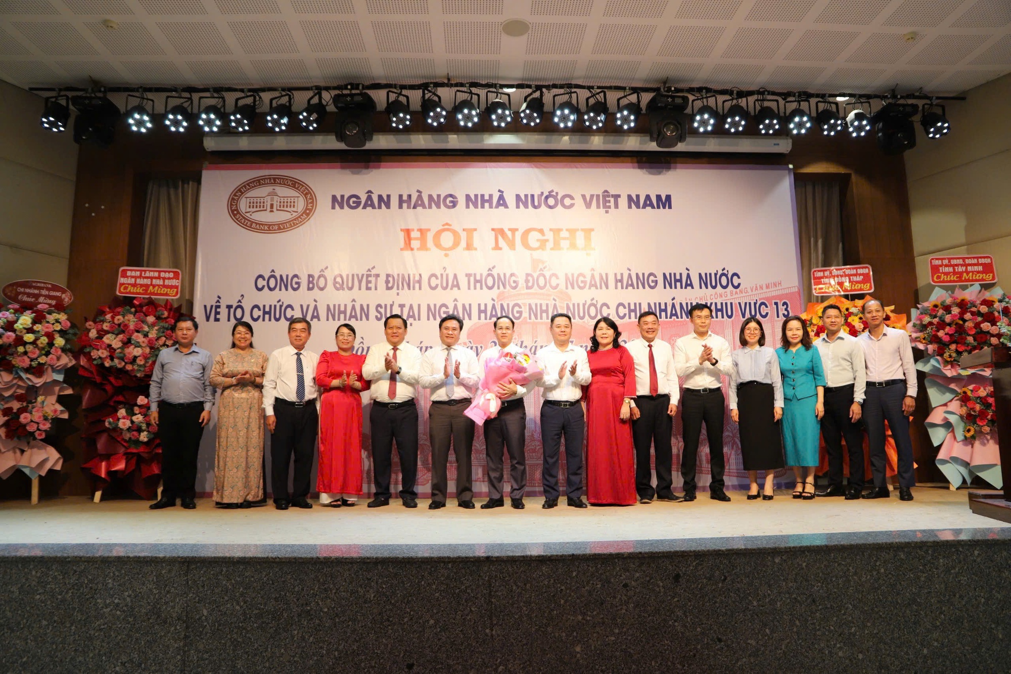 NHNN tổ chức, kiện toàn nhân sự các khu vực phía Nam- Ảnh 2. NHNN tổ chức, kiện toàn nhân sự các khu vực phía Nam- Ảnh 2.