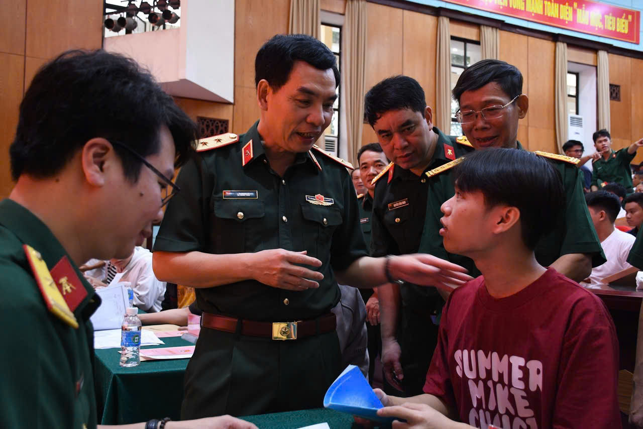Học viện Kỹ thuật Quân sự công bố ngưỡng điểm đầu vào, hai ngành công nghệ mới lấy từ 22,50 điểm- Ảnh 2.