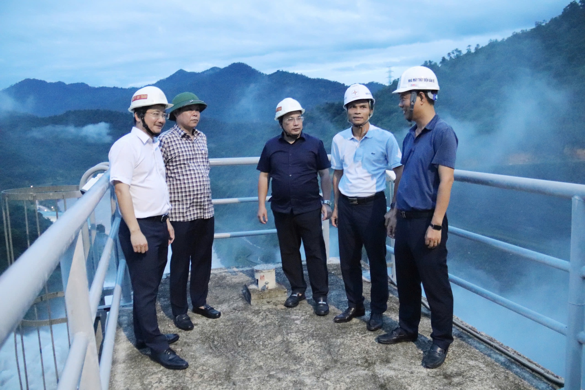Bộ Công Thương kiểm tra an toàn hồ chứa tại Thủy điện Bản Vẽ- Ảnh 1. Bộ Công Thương kiểm tra an toàn hồ chứa tại Thủy điện Bản Vẽ- Ảnh 1.