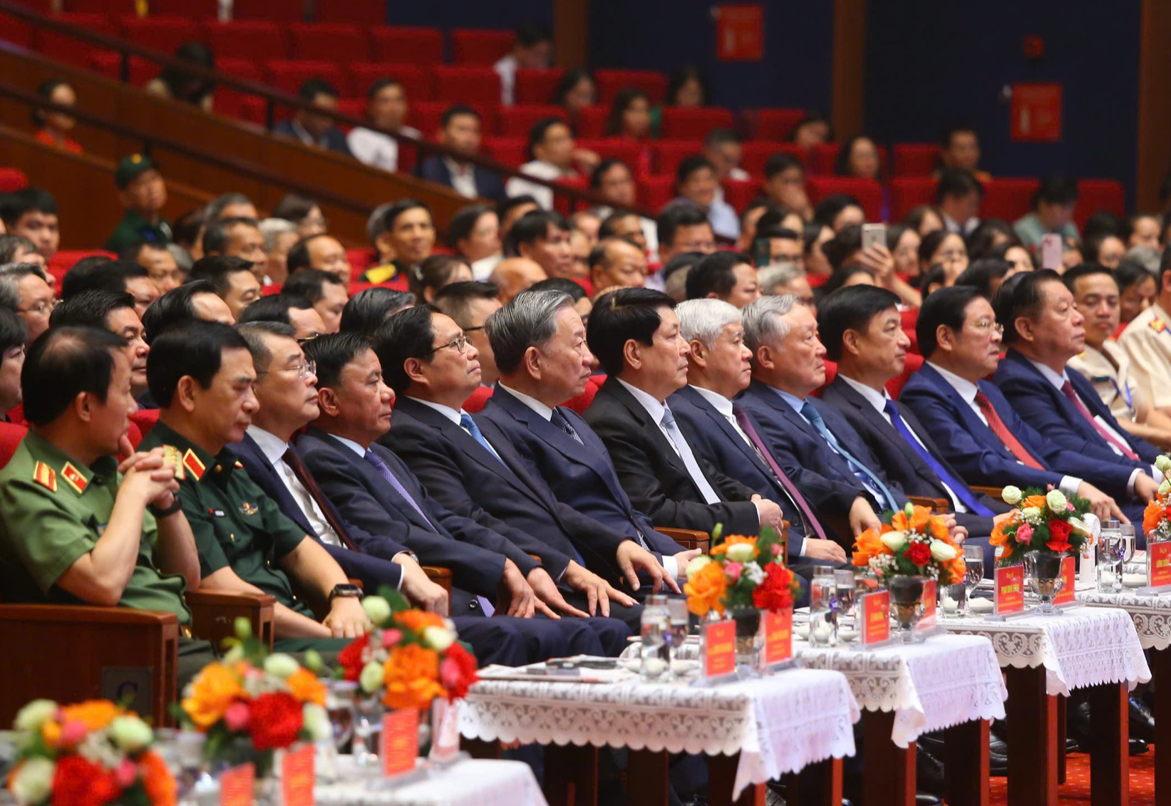 Gặp mặt người có công, nhân chứng lịch sử: Lòng tri ân từ trái tim dân tộc- Ảnh 1.