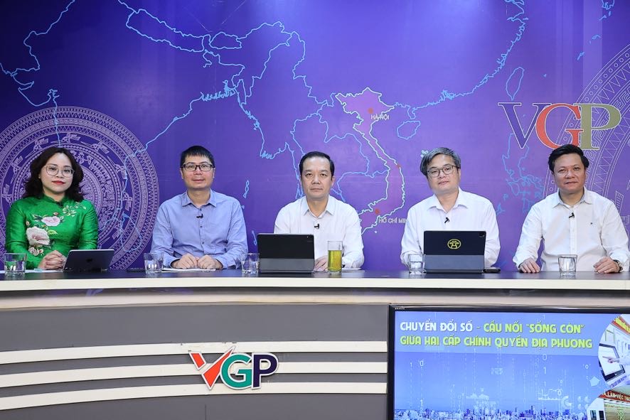 TRỰC TIẾP Tọa đàm: Chuyển đổi số - Cầu nối “sống còn” giữa hai cấp chính quyền địa phương- Ảnh 1. TRỰC TIẾP Tọa đàm: Chuyển đổi số - Cầu nối “sống còn” giữa hai cấp chính quyền địa phương- Ảnh 1.
