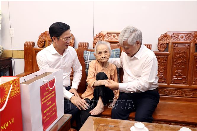 Tri ân người có công là truyền thống tốt đẹp của dân tộc- Ảnh 1. Tri ân người có công là truyền thống tốt đẹp của dân tộc- Ảnh 1.