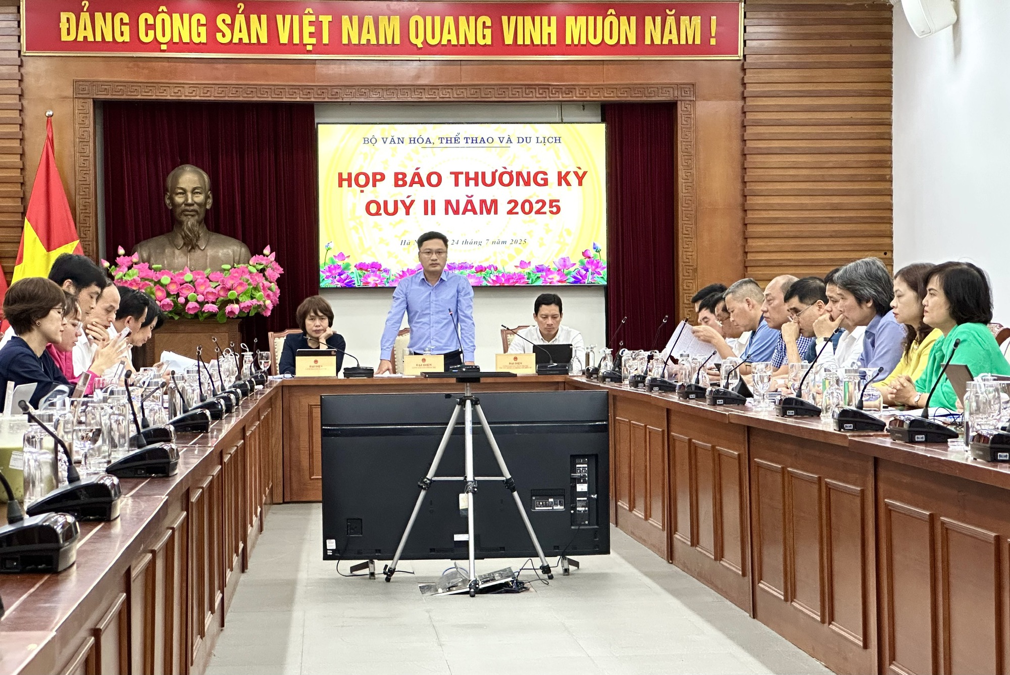 Lan tỏa các giá trị văn hóa, tinh thần đến toàn dân- Ảnh 1. Lan tỏa các giá trị văn hóa, tinh thần đến toàn dân- Ảnh 1.