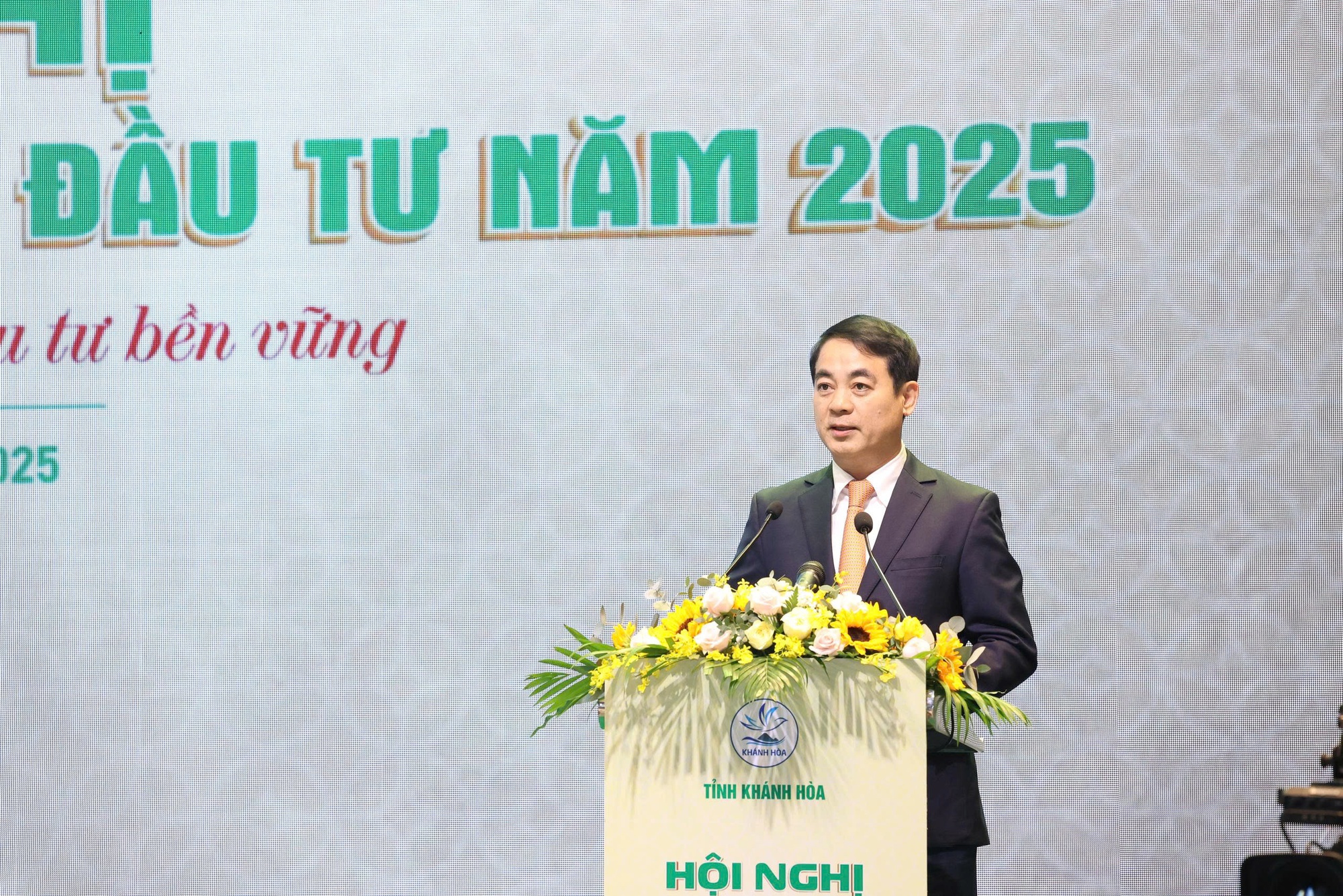 Từ 'Cà phê doanh nhân' đến tín dụng 50.000 tỷ: Khánh Hòa hành động để thu hút đầu tư dài hạn- Ảnh 4. Từ 'Cà phê doanh nhân' đến tín dụng 50.000 tỷ: Khánh Hòa hành động để thu hút đầu tư dài hạn- Ảnh 4.