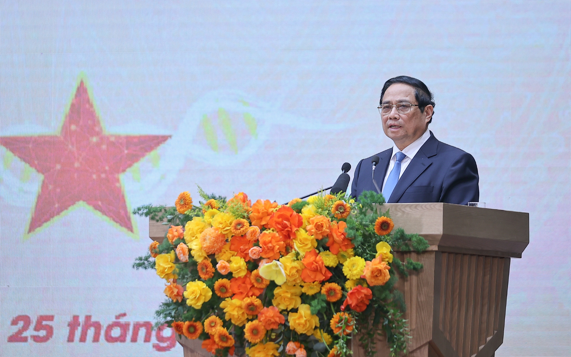 Thủ tướng: Quy tập hài cốt, xác minh danh tính liệt sĩ "khó mấy cũng phải làm và làm bằng cả trái tim"