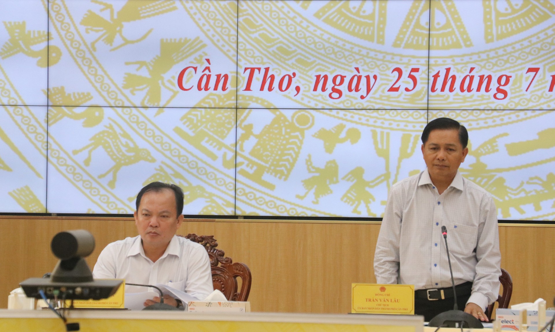 Chủ tịch Cần Thơ họp với 103 xã, phường tháo gỡ khó khăn, vướng mắc sau sắp xếp- Ảnh 2.