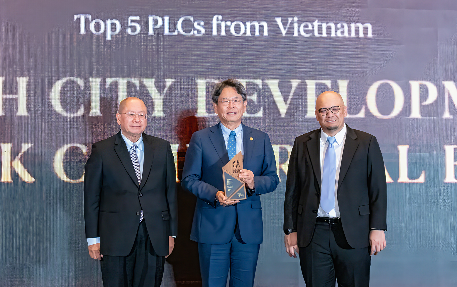 HDBank được vinh danh Top 5 quản trị chuẩn mực ASEAN 2025- Ảnh 2. HDBank được vinh danh Top 5 quản trị chuẩn mực ASEAN 2025- Ảnh 2.