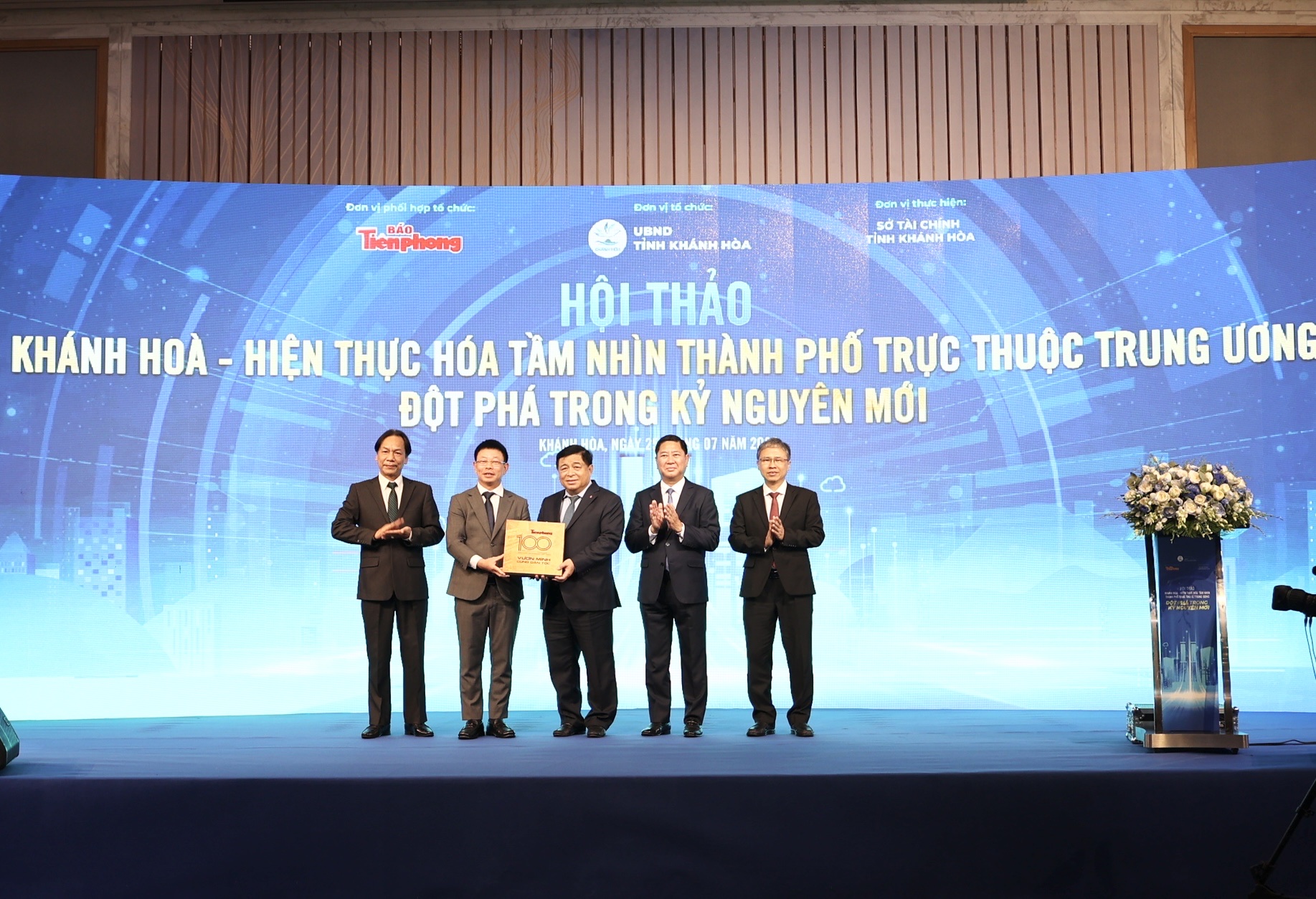 Позиционирование Кханьхоа с решимостью действовать, думать, видеть и новые ценности - Фото 5. Định vị Khánh Hòa với quyết tâm hành động, tư duy, tầm nhìn và giá trị mới- Ảnh 5.