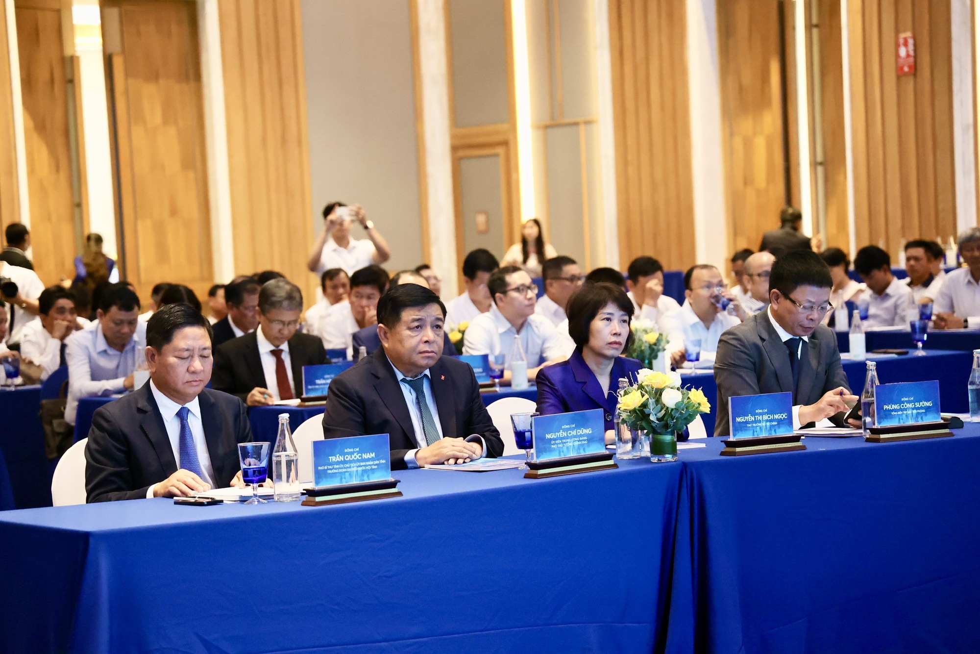 Позиционирование Кханьхоа с решимостью действовать, думать, видеть и новые ценности - Фото 4. Định vị Khánh Hòa với quyết tâm hành động, tư duy, tầm nhìn và giá trị mới- Ảnh 4.