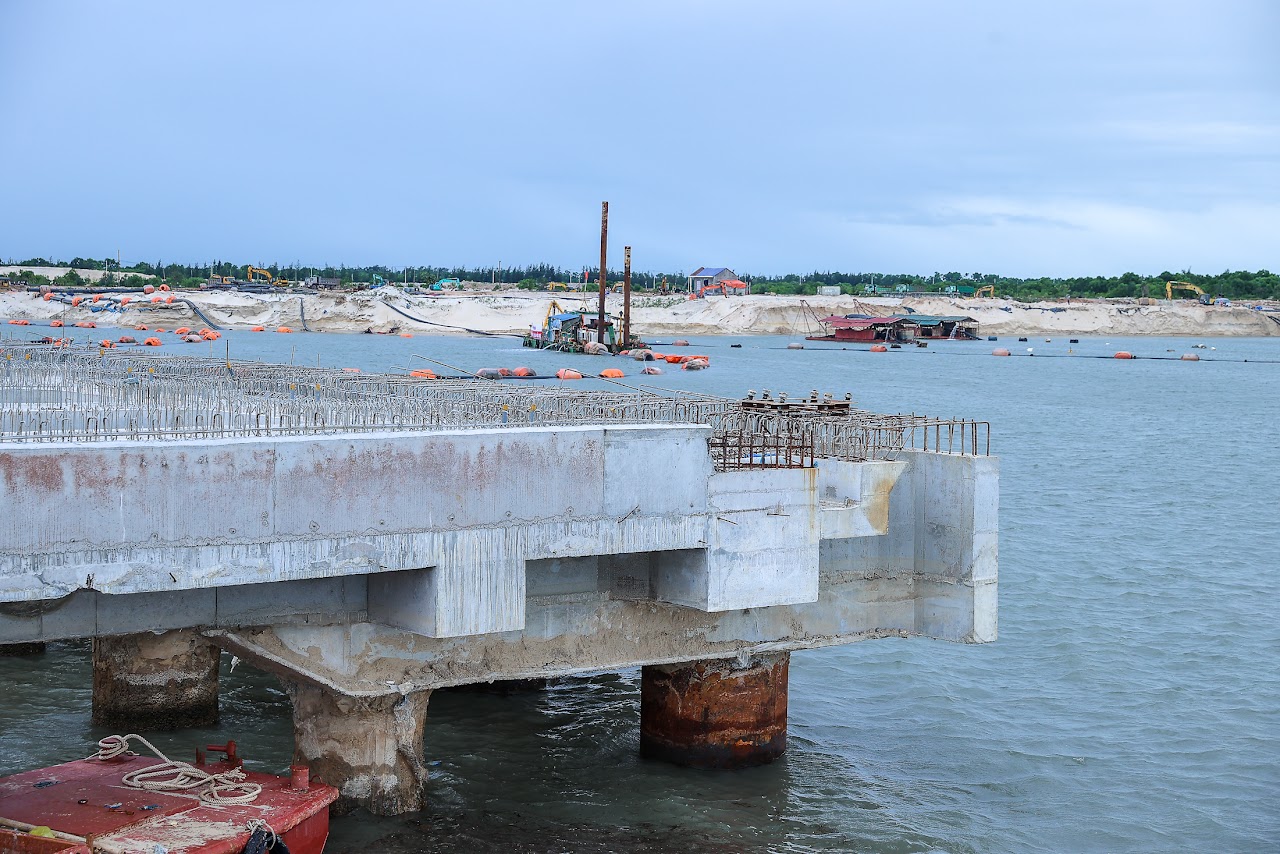 Thủ tướng kiểm tra 3 dự án cao tốc, sân bay, cảng biển trọng điểm tại Quảng Trị- Ảnh 13.