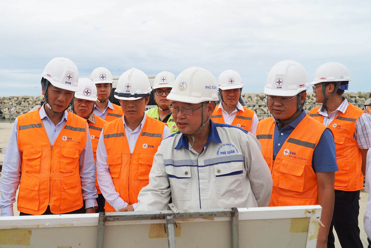 Đẩy nhanh giải phóng mặt bằng cho các dự án thuộc Trung tâm Điện lực Quảng Trạch- Ảnh 1.