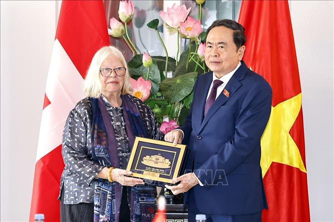 Phát huy vai trò cầu nối, thúc đẩy tình hữu nghị Thụy Sĩ - Việt Nam- Ảnh 3. Phát huy vai trò cầu nối, thúc đẩy tình hữu nghị Thụy Sĩ - Việt Nam- Ảnh 3.