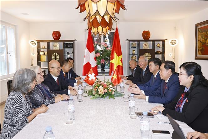 Phát huy vai trò cầu nối, thúc đẩy tình hữu nghị Thụy Sĩ - Việt Nam- Ảnh 2. Phát huy vai trò cầu nối, thúc đẩy tình hữu nghị Thụy Sĩ - Việt Nam- Ảnh 2.