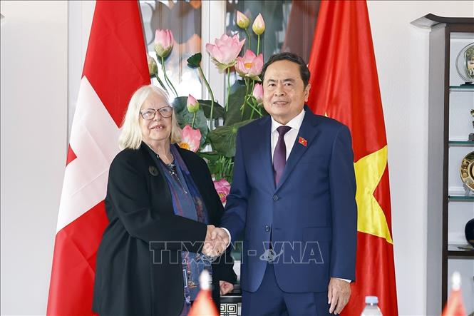 Phát huy vai trò cầu nối, thúc đẩy tình hữu nghị Thụy Sĩ - Việt Nam- Ảnh 1. Phát huy vai trò cầu nối, thúc đẩy tình hữu nghị Thụy Sĩ - Việt Nam- Ảnh 1.