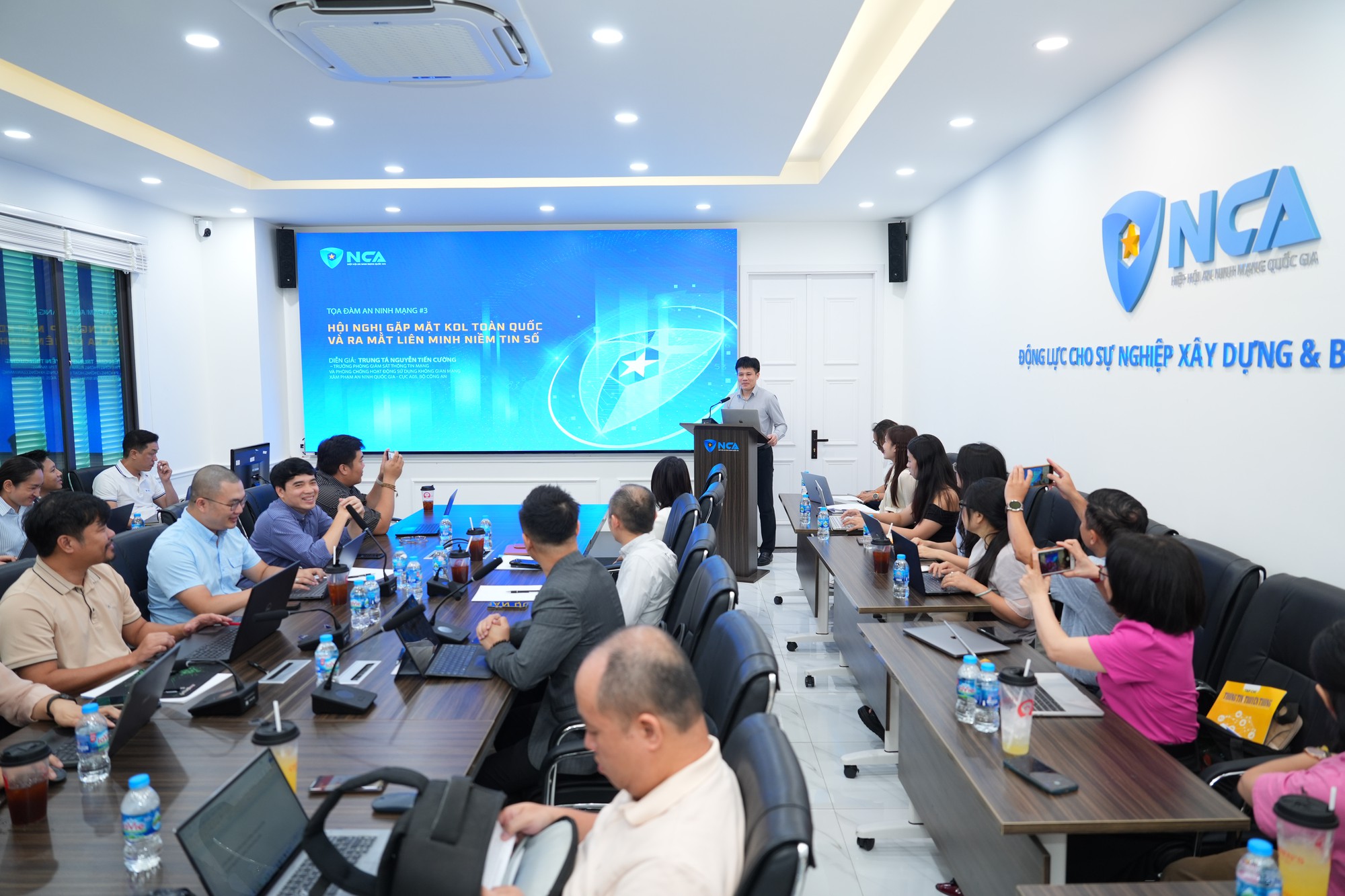 “Kiến tạo niềm tin số”: Cần cơ chế gắn trách nhiệm KOL với phát huy sức ảnh hưởng- Ảnh 1. “Kiến tạo niềm tin số”: Cần cơ chế gắn trách nhiệm KOL với phát huy sức ảnh hưởng- Ảnh 1.