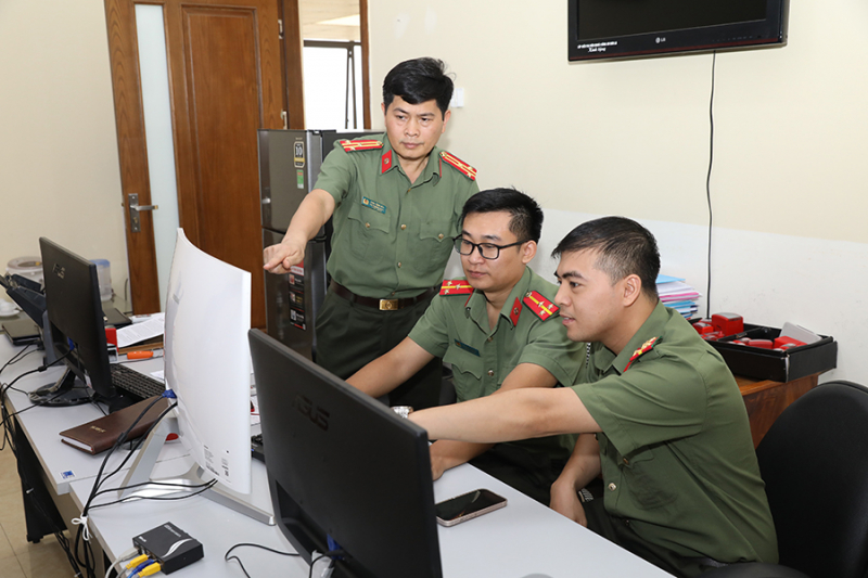 Cao điểm tấn công trấn áp tội phạm công nghệ cao phạm vi toàn quốc- Ảnh 1. Cao điểm tấn công trấn áp tội phạm công nghệ cao phạm vi toàn quốc- Ảnh 1.