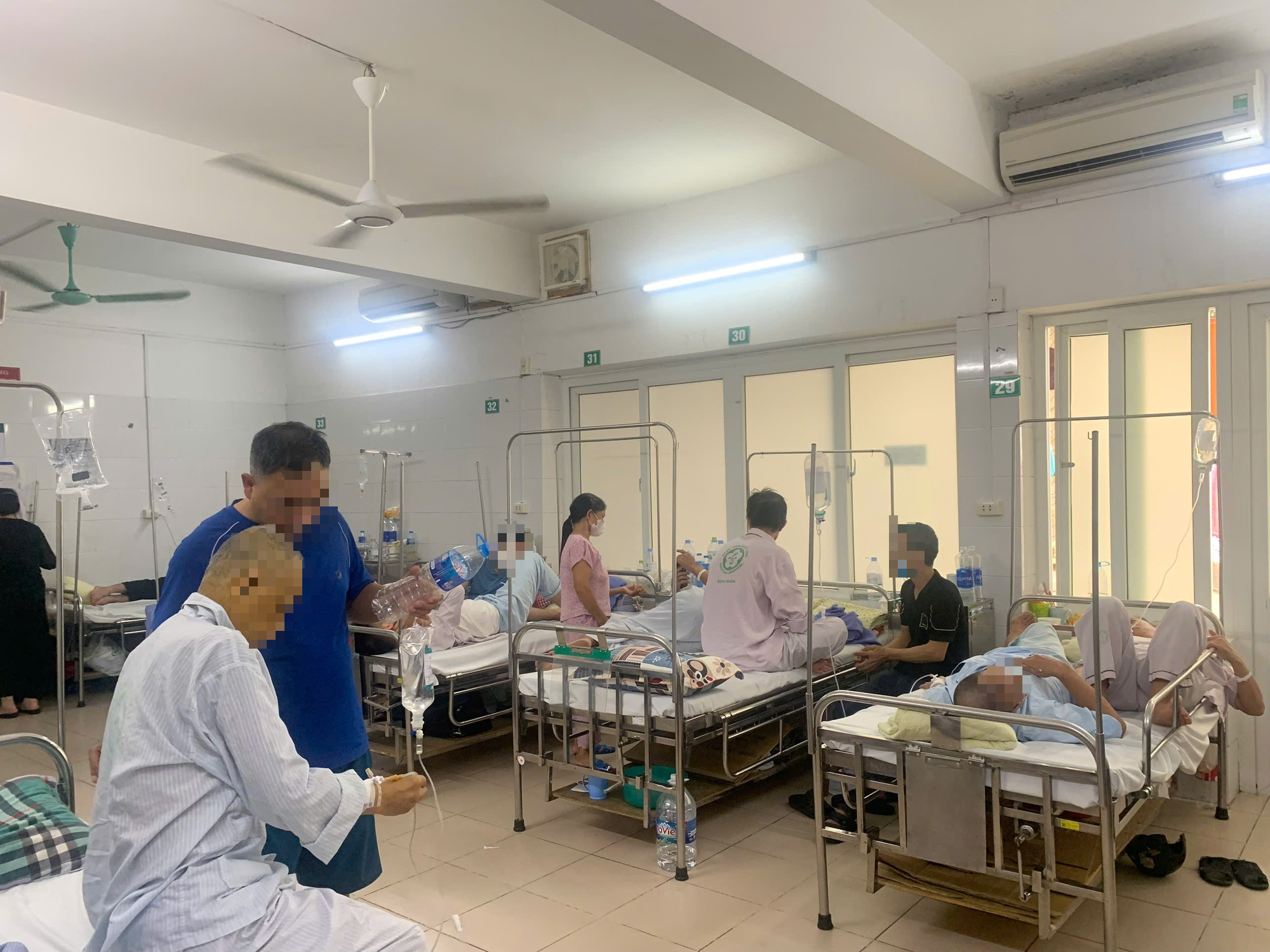 Hà Nội, TPHCM tăng cường phòng sốt xuất huyết- Ảnh 1. Hà Nội, TPHCM tăng cường phòng sốt xuất huyết- Ảnh 1.