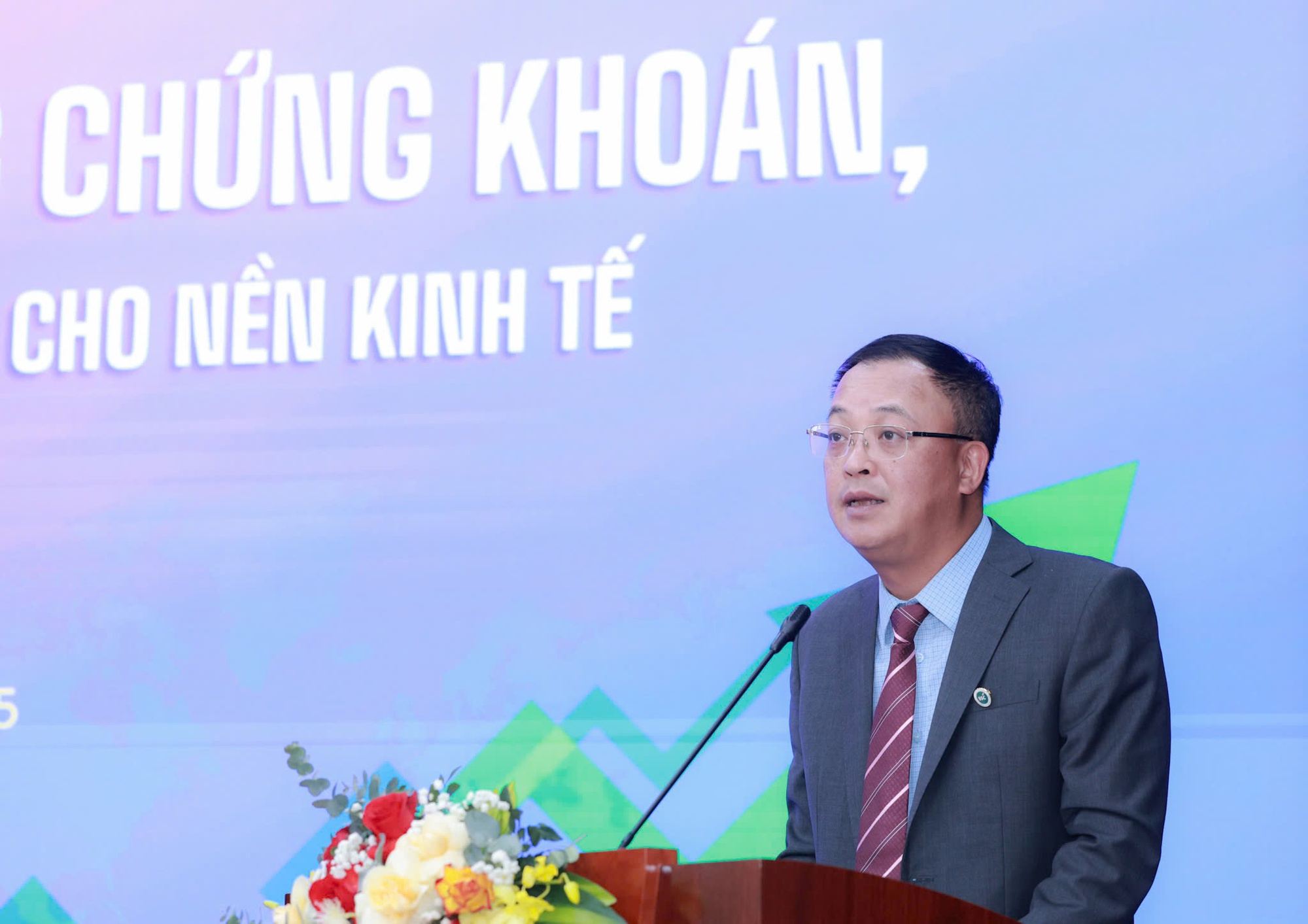 Thị trường chứng khoán Việt Nam trước ngưỡng cửa mới nổi: Cơ hội vàng hút dòng vốn toàn cầu- Ảnh 2. Thị trường chứng khoán Việt Nam trước ngưỡng cửa mới nổi: Cơ hội vàng hút dòng vốn toàn cầu- Ảnh 2.