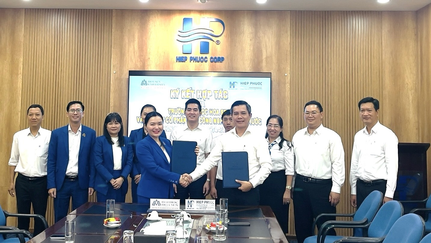 Nút thắt nhân lực công nghệ cao trong các Khu công nghiệp và lời giải từ mô hình 'Ba nhà'- Ảnh 2. Nút thắt nhân lực công nghệ cao trong các Khu công nghiệp và lời giải từ mô hình 'Ba nhà'- Ảnh 2.