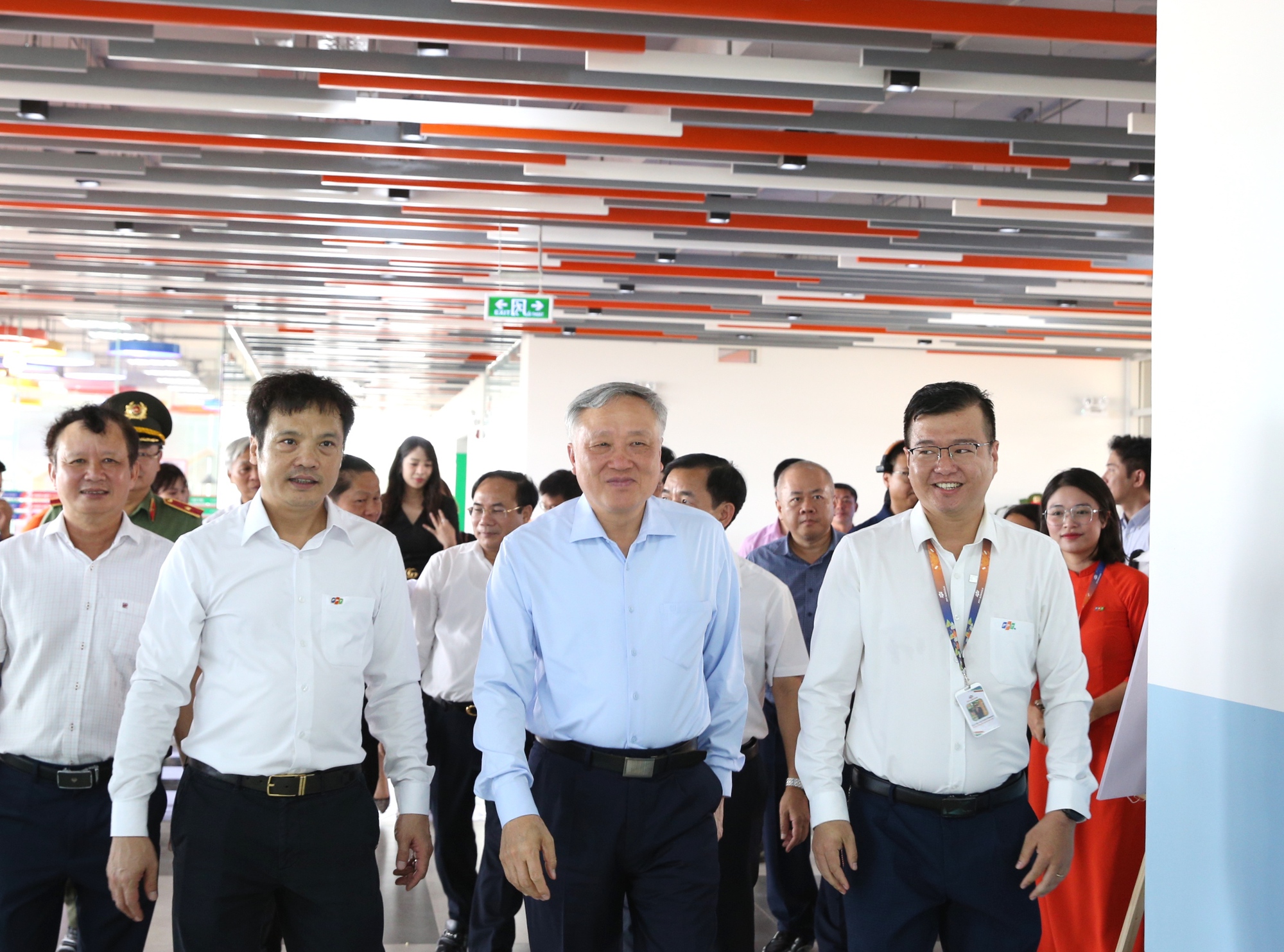 Phó Thủ tướng Thường trực Chính phủ Nguyễn Hòa Bình thăm dự án Tổ hợp Giáo dục FPT Huế- Ảnh 1. Phó Thủ tướng Thường trực Chính phủ Nguyễn Hòa Bình thăm dự án Tổ hợp Giáo dục FPT Huế- Ảnh 1.