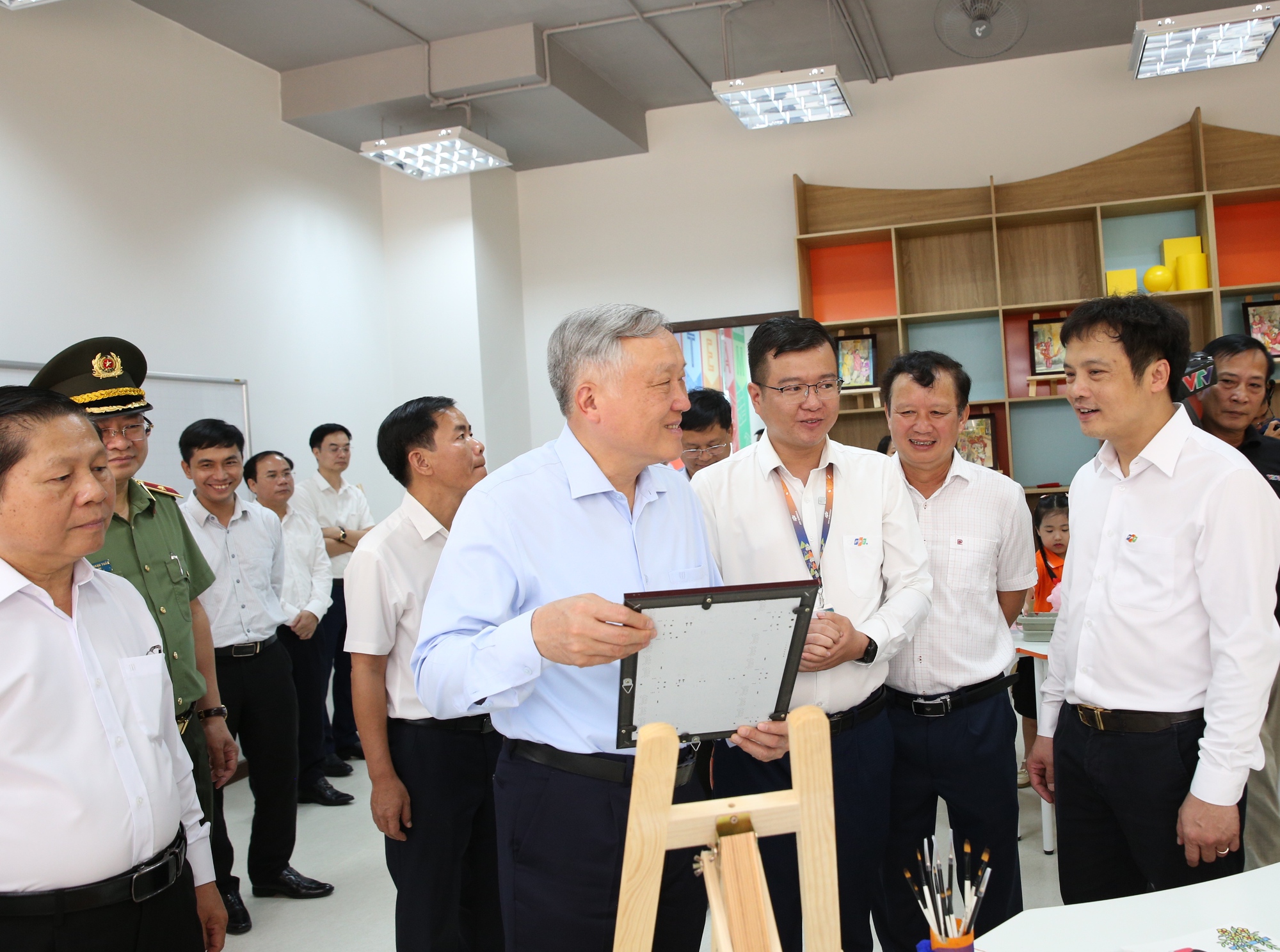 Phó Thủ tướng Thường trực Chính phủ Nguyễn Hòa Bình thăm dự án Tổ hợp Giáo dục FPT Huế- Ảnh 2. Phó Thủ tướng Thường trực Chính phủ Nguyễn Hòa Bình thăm dự án Tổ hợp Giáo dục FPT Huế- Ảnh 2.