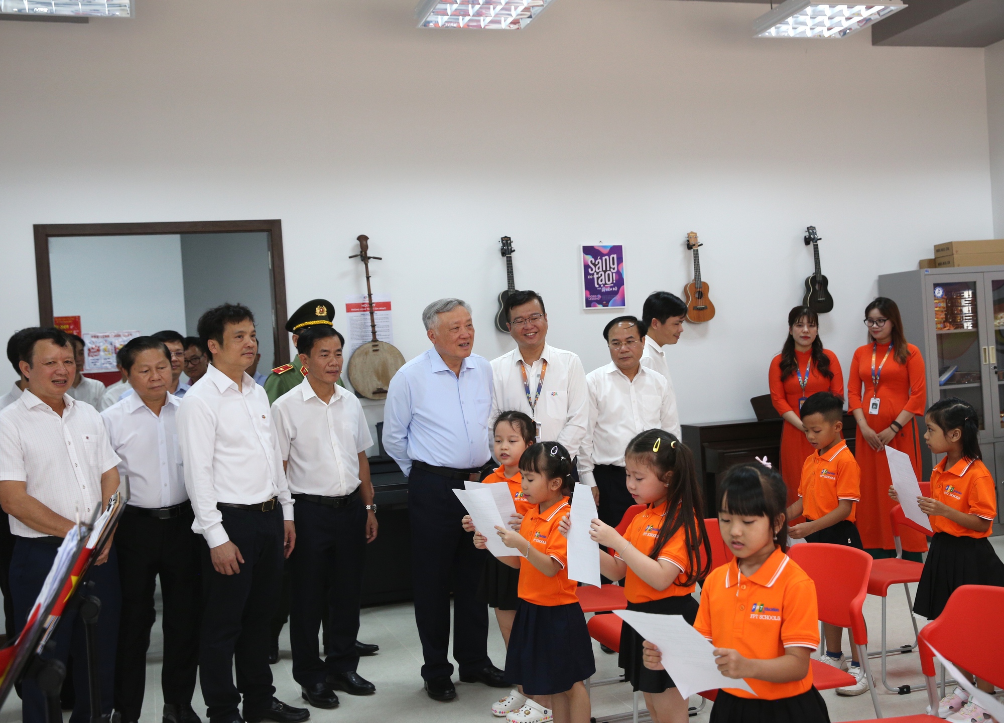 Phó Thủ tướng Thường trực Chính phủ Nguyễn Hòa Bình thăm dự án Tổ hợp Giáo dục FPT Huế- Ảnh 3. Phó Thủ tướng Thường trực Chính phủ Nguyễn Hòa Bình thăm dự án Tổ hợp Giáo dục FPT Huế- Ảnh 3.