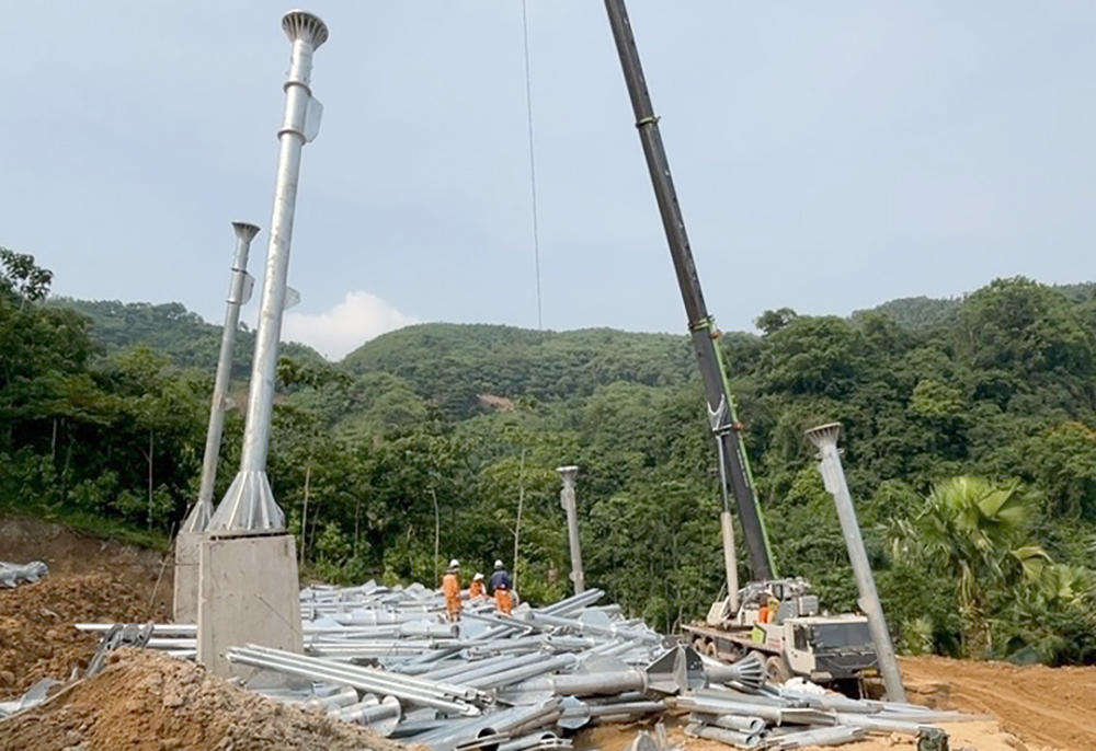 Gần 600 kỹ sư, công nhân EVNNPT 'tiếp sức' cho dự án đường dây 500kV Lào Cai - Vĩnh Yên- Ảnh 2. Gần 600 kỹ sư, công nhân EVNNPT 'tiếp sức' cho dự án đường dây 500kV Lào Cai - Vĩnh Yên- Ảnh 2.