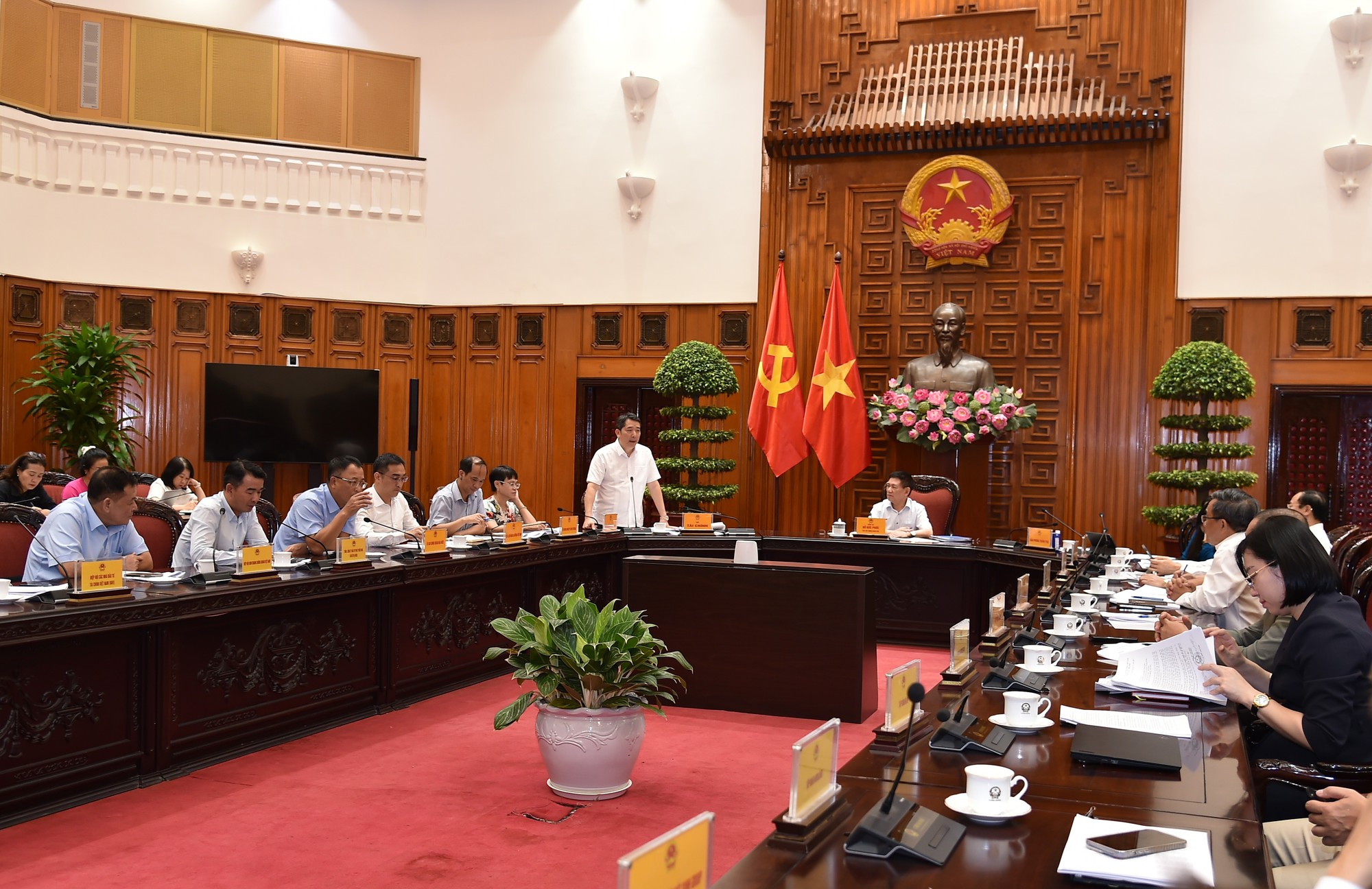 Phó Thủ tướng Hồ Đức Phớc họp với các doanh nghiệp, hiệp hội về dự án Luật Thuế thu nhập cá nhân (thay thế)- Ảnh 3. Phó Thủ tướng Hồ Đức Phớc họp với các doanh nghiệp, hiệp hội về dự án Luật Thuế thu nhập cá nhân (thay thế)- Ảnh 3.