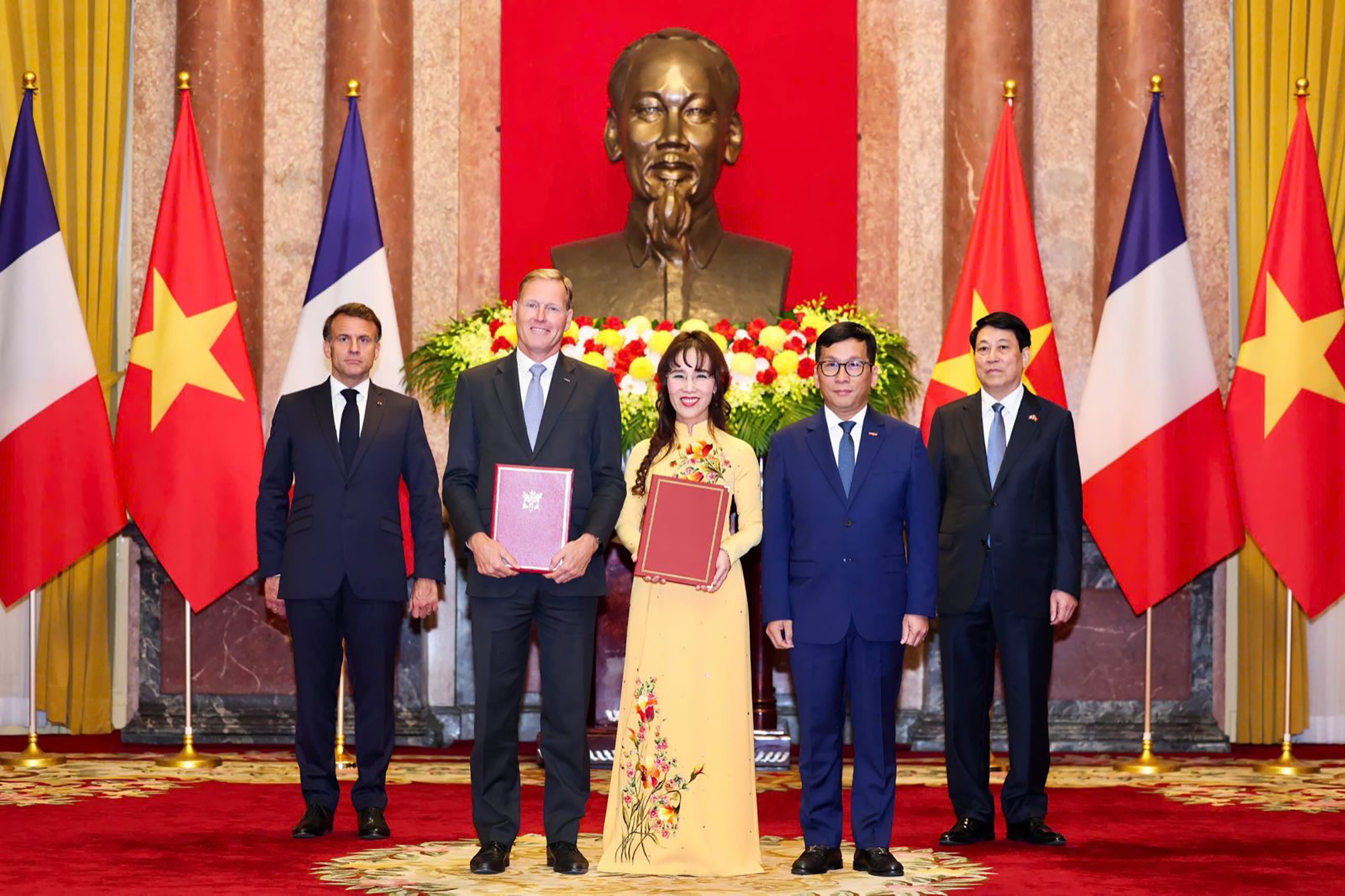 Vietjet: Doanh thu vượt kế hoạch, lợi nhuận tăng cao sau 6 tháng - Ảnh 4. Vietjet: Doanh thu vượt kế hoạch, lợi nhuận tăng cao sau 6 tháng - Ảnh 4.