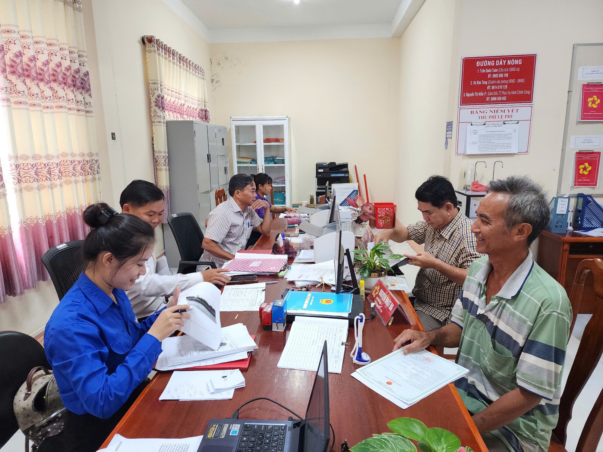 Từ 15/8: Cà Mau giải quyết hồ sơ thủ tục 'không phụ thuộc địa giới hành chính'- Ảnh 2. Từ 15/8: Cà Mau giải quyết hồ sơ thủ tục 'không phụ thuộc địa giới hành chính'- Ảnh 2.
