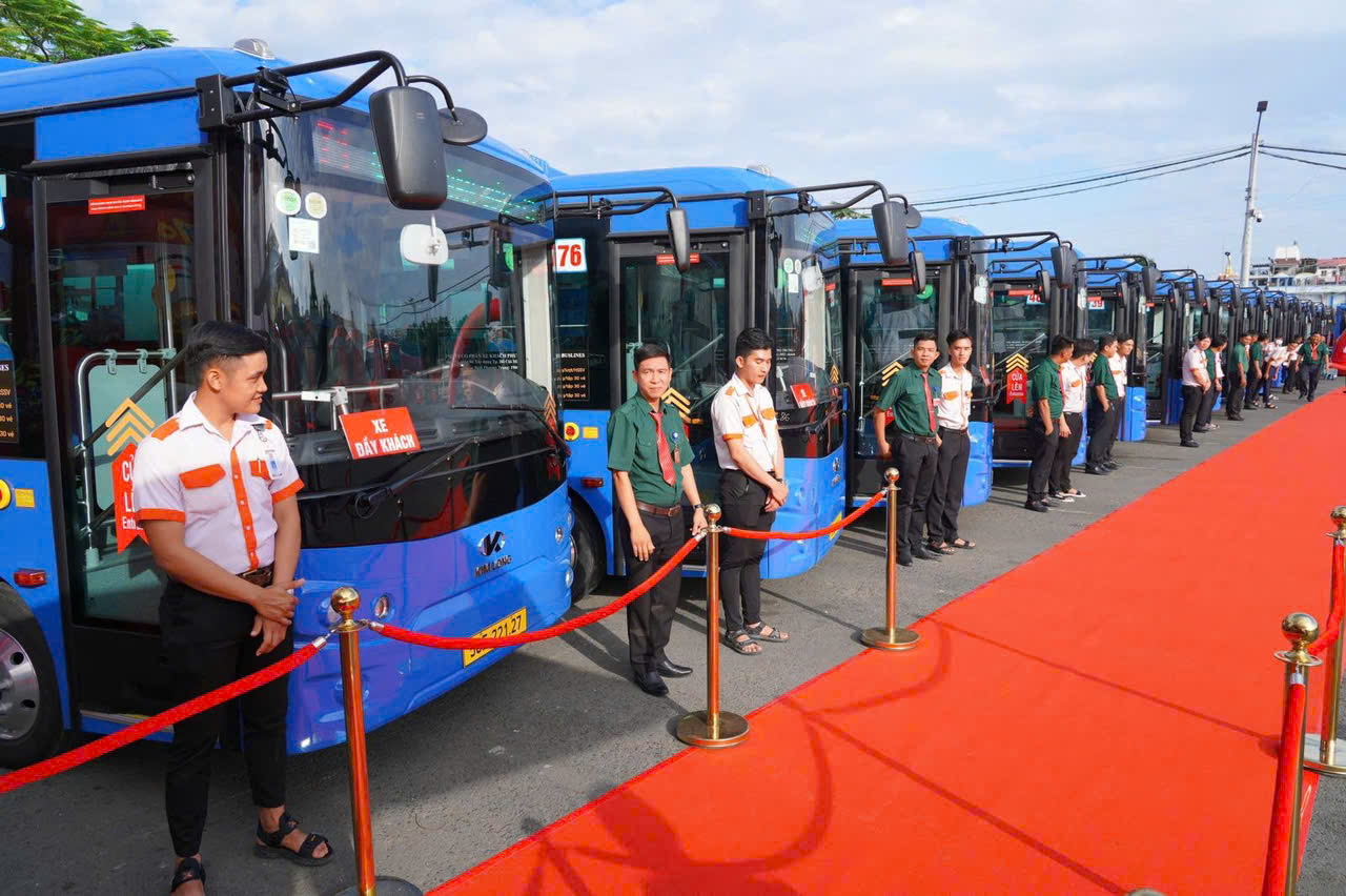 TPHCM công bố 35 tuyến xe buýt trợ giá do Công ty Phương Trang vận hành- Ảnh 3. TPHCM công bố 35 tuyến xe buýt trợ giá do Công ty Phương Trang vận hành- Ảnh 3.