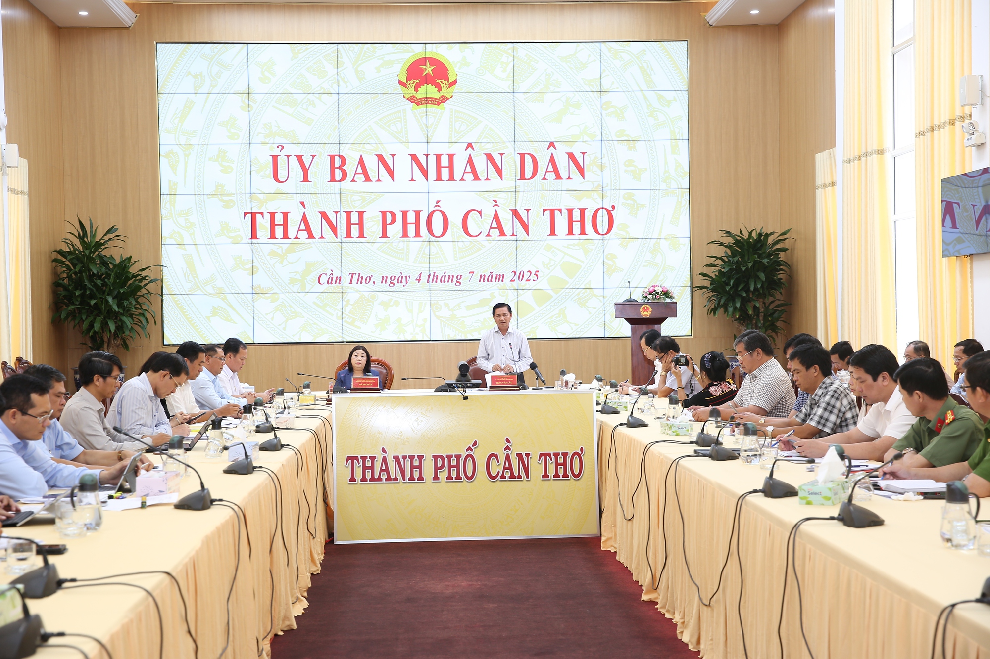 Cần Thơ miễn lệ phí một số thủ tục hành chính đến khi có nghị quyết của HĐND- Ảnh 2. Cần Thơ miễn lệ phí một số thủ tục hành chính đến khi có nghị quyết của HĐND- Ảnh 2.