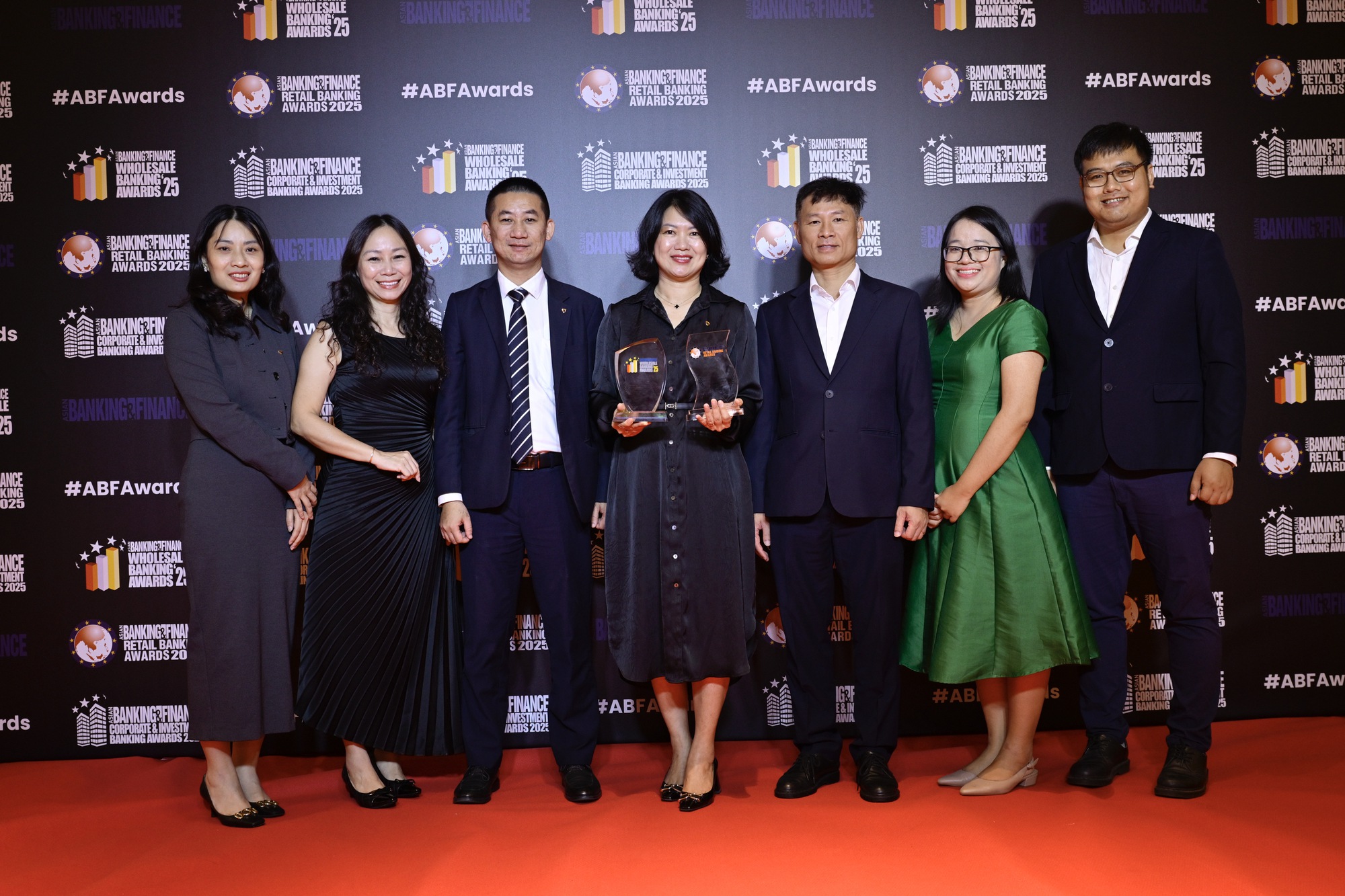 Vietcombank tiếp tục được vinh danh và nhận cú đúp giải thưởng quản trị rủi ro từ Asian Banking and Finance- Ảnh 1. Vietcombank tiếp tục được vinh danh và nhận cú đúp giải thưởng quản trị rủi ro từ Asian Banking and Finance- Ảnh 1.