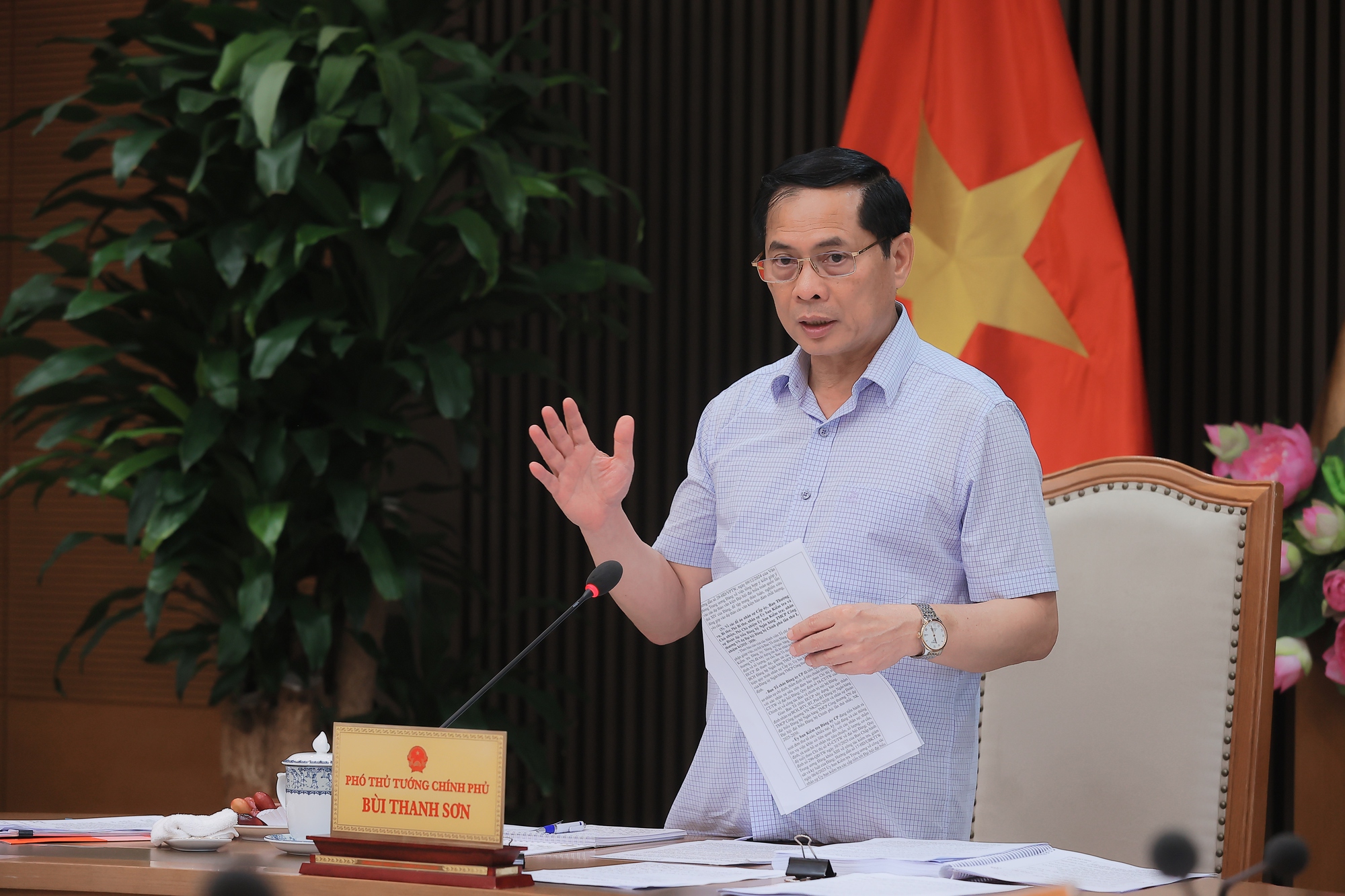 Phó Thủ tướng Bùi Thanh Sơn chủ trì họp rà soát công tác chuẩn bị Đại hội Đảng bộ của 3 bộ, cơ quan- Ảnh 1. Phó Thủ tướng Bùi Thanh Sơn chủ trì họp rà soát công tác chuẩn bị Đại hội Đảng bộ của 3 bộ, cơ quan- Ảnh 1.