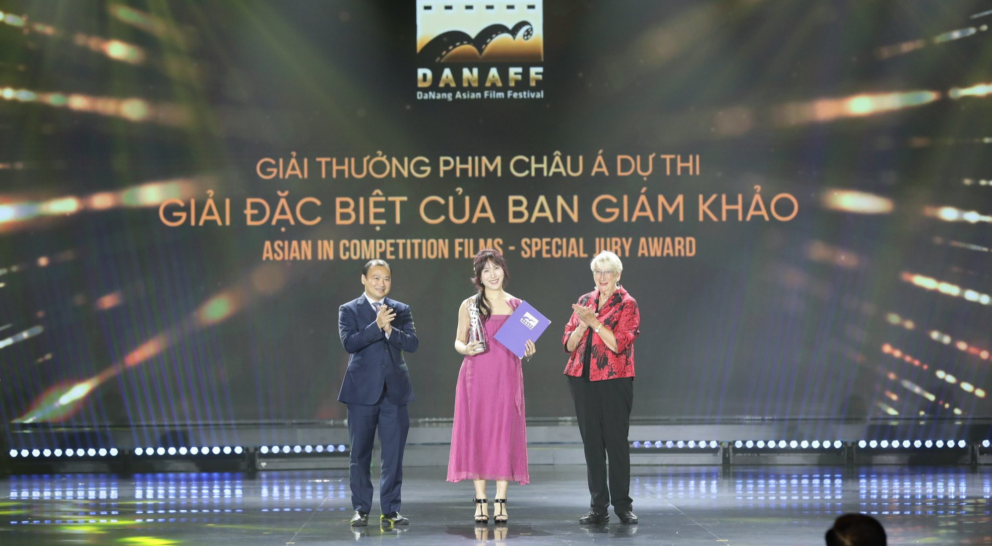 Bế mạc Liên hoan phim châu Á Đà Nẵng lần thứ Ba- Ảnh 2. Bế mạc Liên hoan phim châu Á Đà Nẵng lần thứ Ba- Ảnh 2.