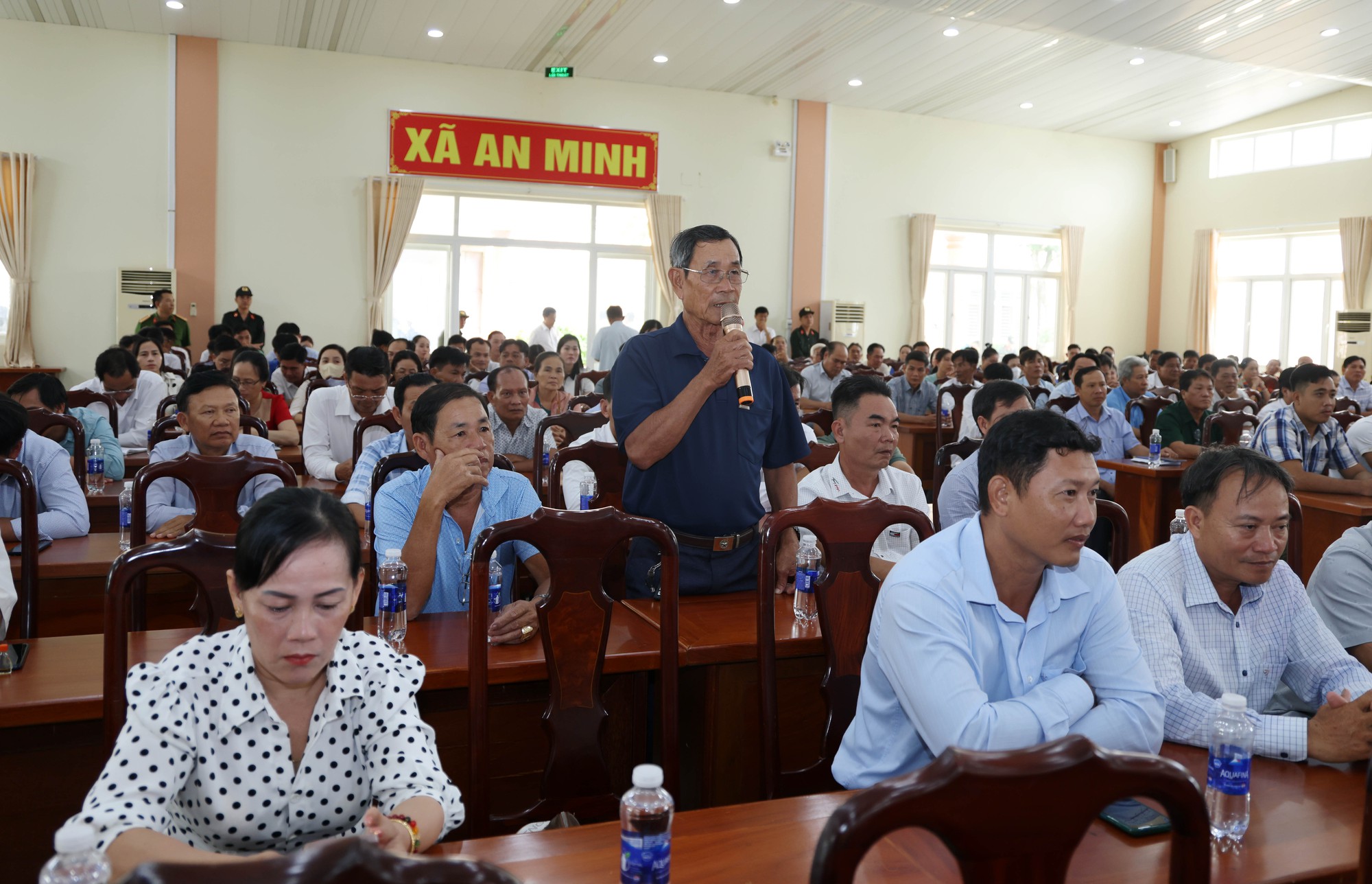 Không được để ách tắc, làm chậm trễ việc của người dân- Ảnh 3. Không được để ách tắc, làm chậm trễ việc của người dân- Ảnh 3.