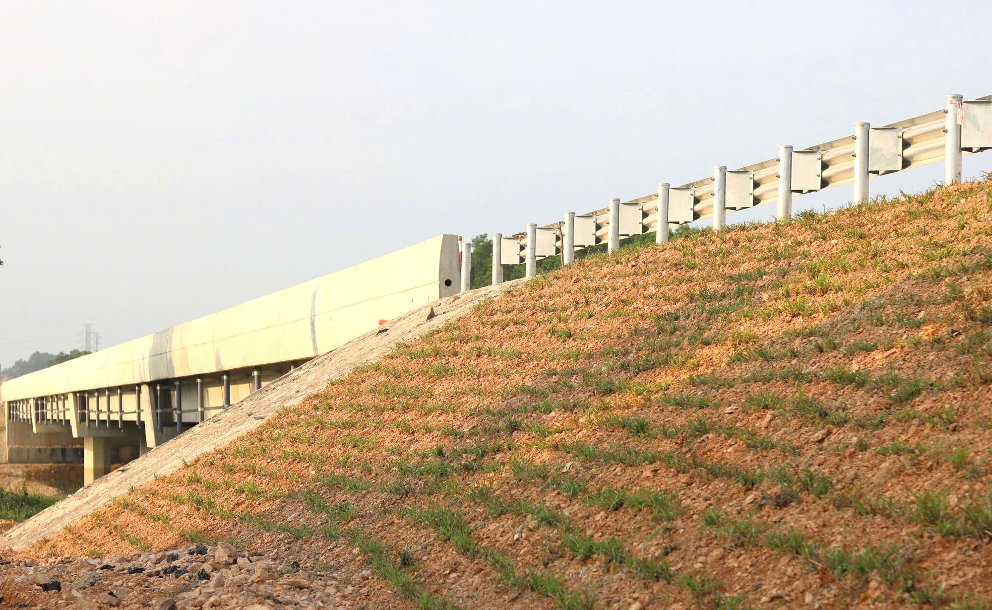 Quảng Trị tập trung đẩy nhanh tiến độ dự án cao tốc Bắc – Nam- Ảnh 2. Quảng Trị tập trung đẩy nhanh tiến độ dự án cao tốc Bắc – Nam- Ảnh 2.