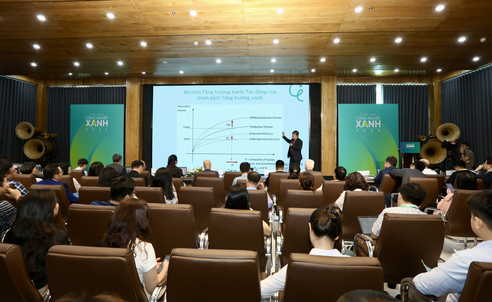 Diễn đàn Công nghiệp xanh 2025: Hài hòa mục tiêu tăng trưởng cao và phát triển bền vững- Ảnh 2. Diễn đàn Công nghiệp xanh 2025: Hài hòa mục tiêu tăng trưởng cao và phát triển bền vững- Ảnh 2.