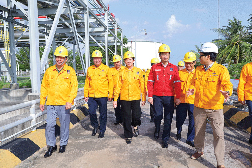 Mô hình Đảng bộ Petrovietnam: Phát huy vai trò lãnh đạo toàn diện, tạo sự thống nhất trong hành động- Ảnh 1. Mô hình Đảng bộ Petrovietnam: Phát huy vai trò lãnh đạo toàn diện, tạo sự thống nhất trong hành động- Ảnh 1.