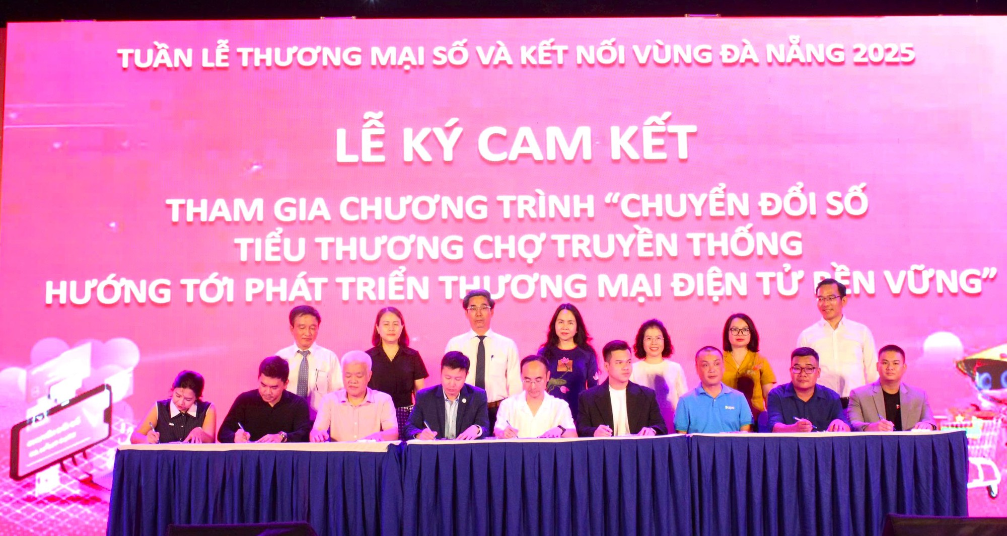 Pembukaan Minggu Perdagangan Digital dan Keterhubungan Serantau 2025 - Foto 1. Khai mạc Tuần lễ thương mại số và kết nối vùng 2025- Ảnh 1.