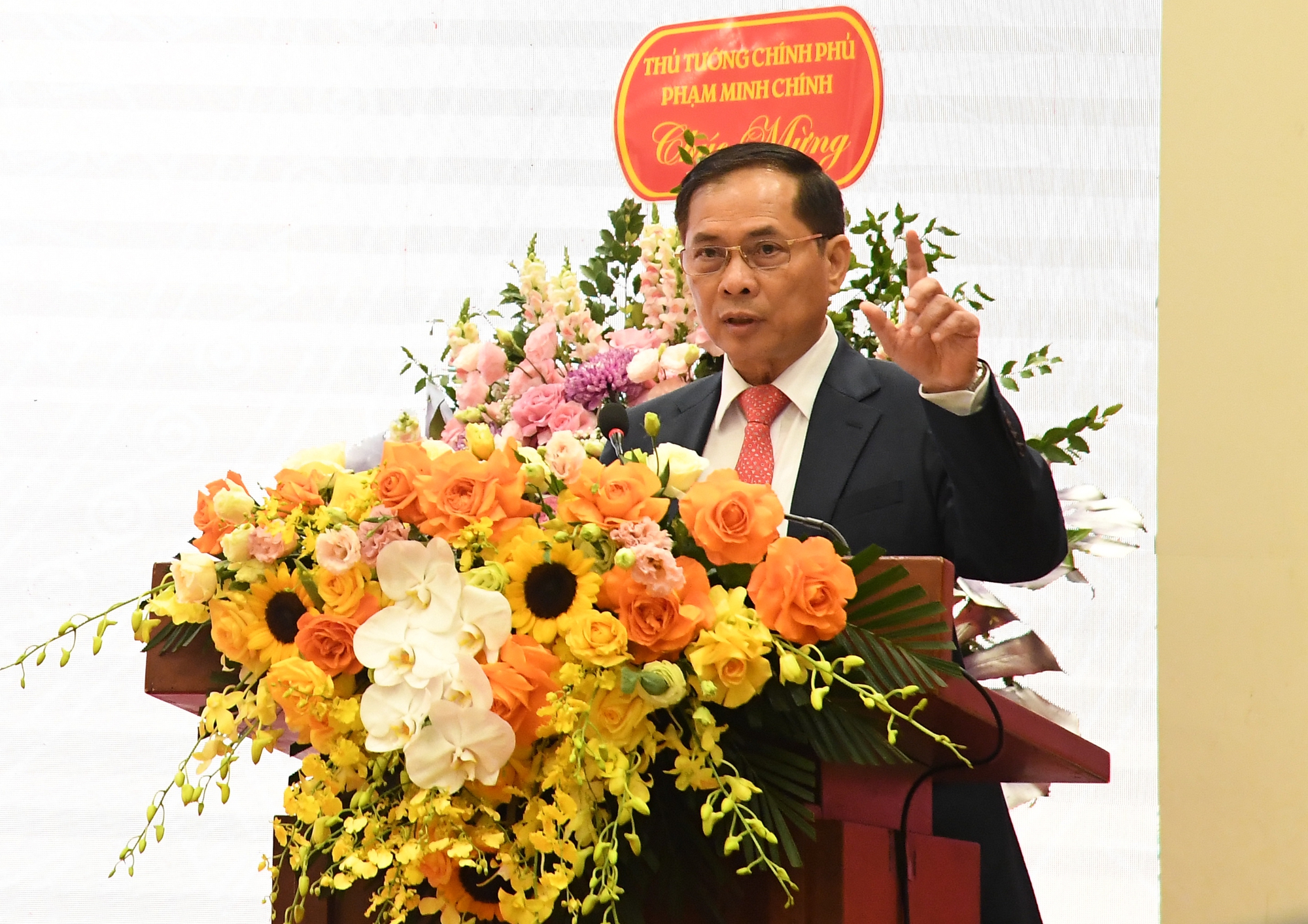 Xây dựng Petrolimex thực sự mạnh, có năng lực cạnh tranh khu vực và toàn cầu- Ảnh 1. Xây dựng Petrolimex thực sự mạnh, có năng lực cạnh tranh khu vực và toàn cầu- Ảnh 1.