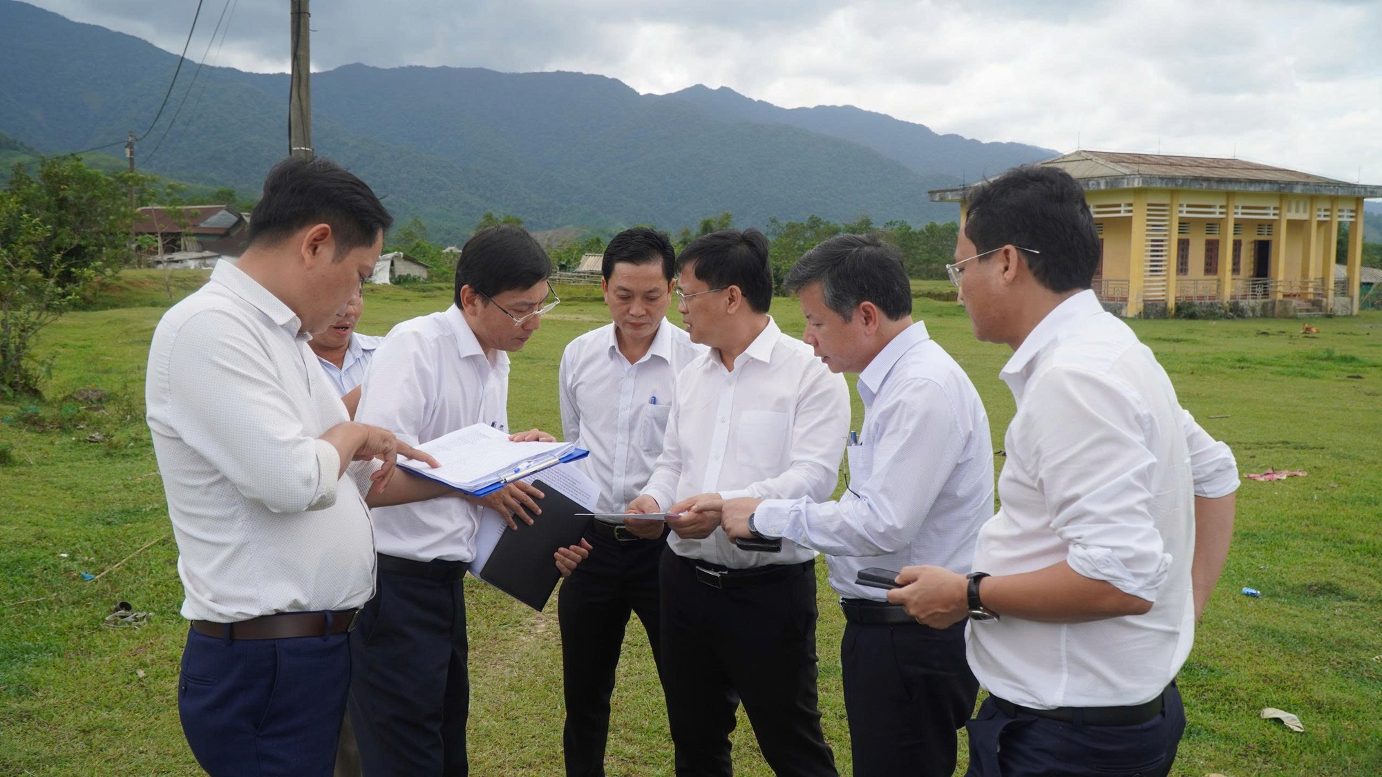 TP. Huế: Rà soát vị trí dự kiến xây dựng trường học tại các xã biên giới- Ảnh 1.