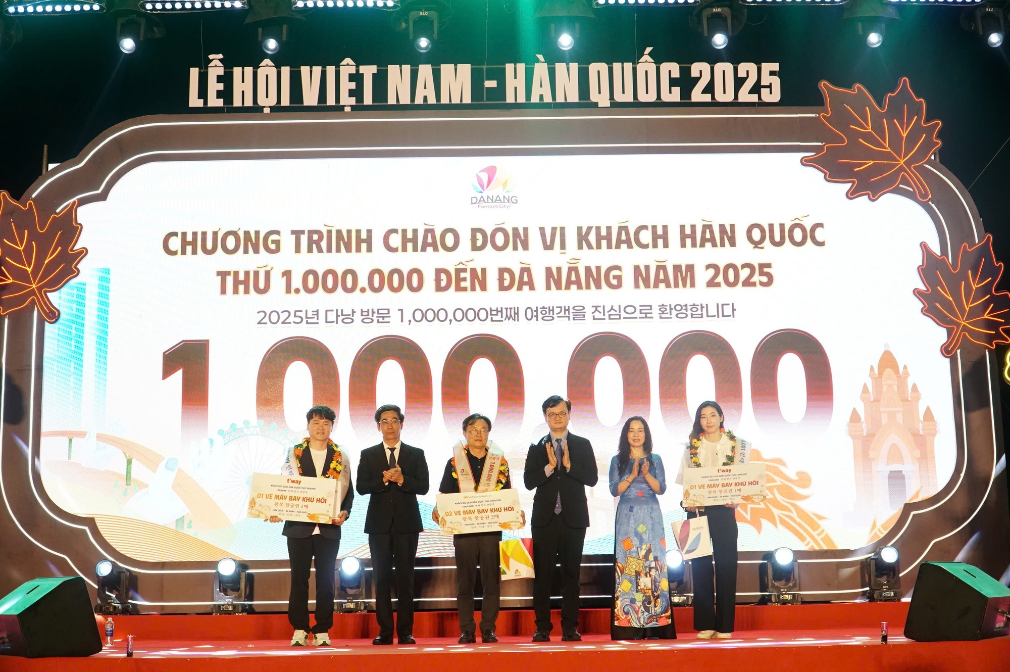 Đà Nẵng đón vị khách Hàn Quốc thứ 1 triệu trong năm 2025- Ảnh 1.